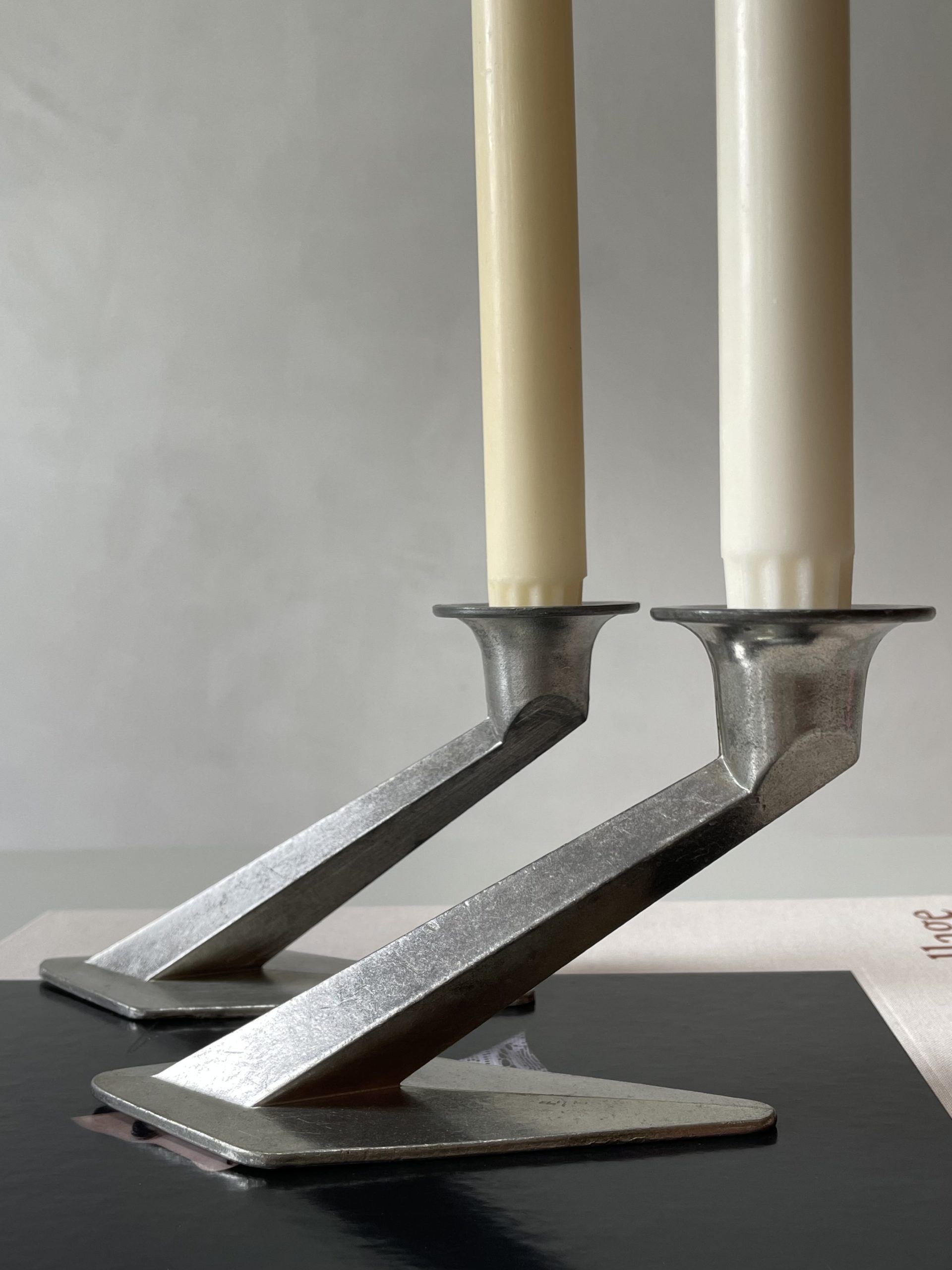 Bougeoirs zoomorphes en étain Neeser 1950 – Image 14