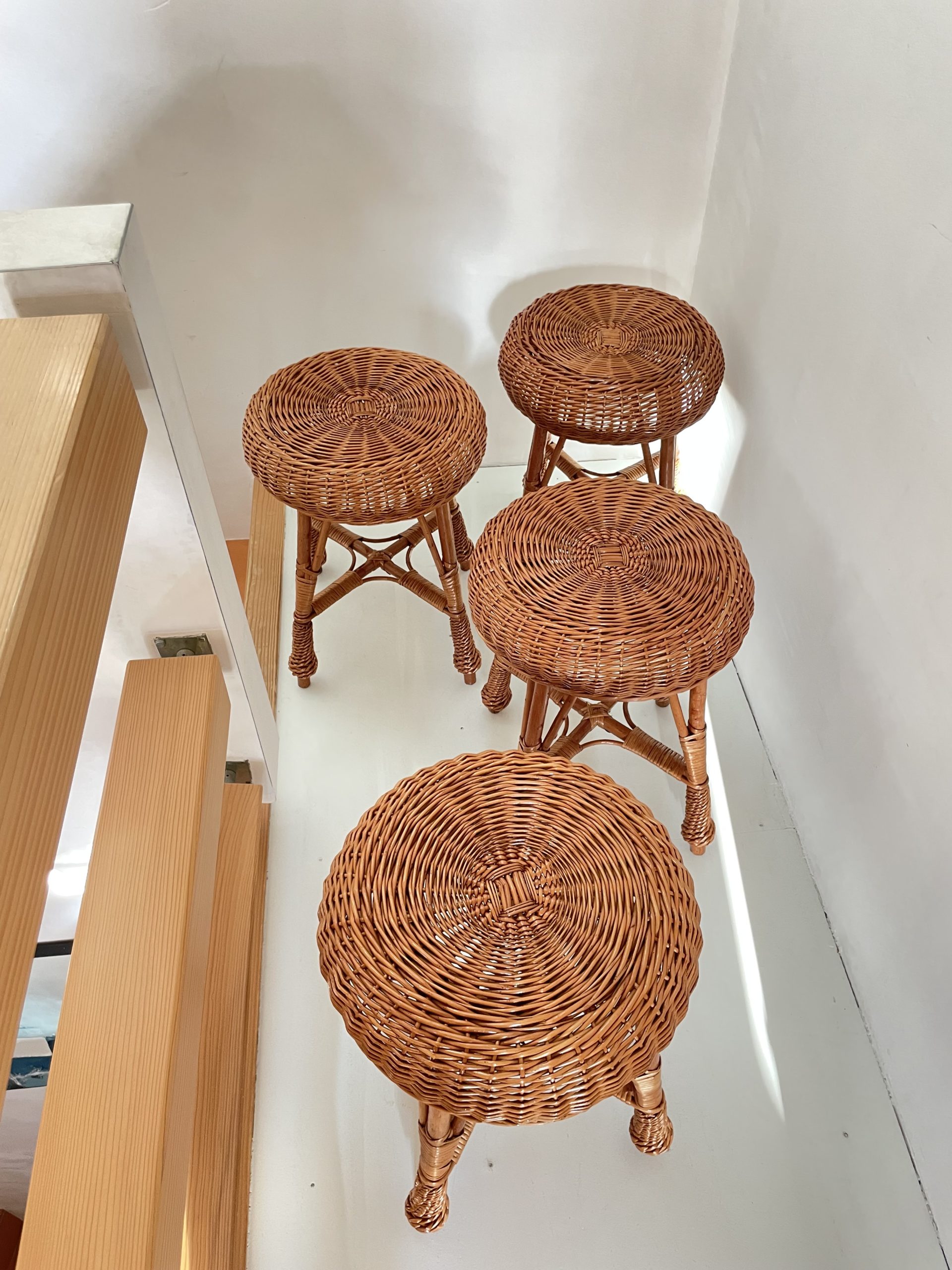 4 tabourets vintage en rotin – Image 3