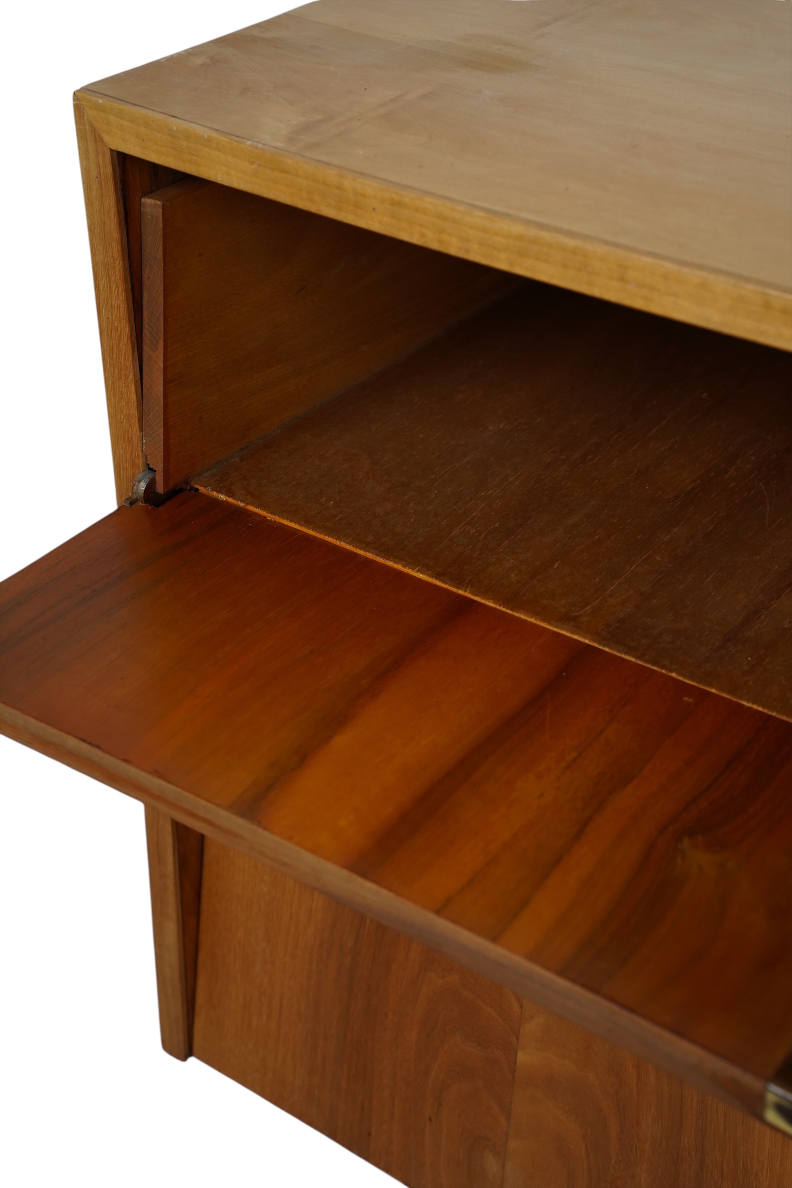 Commode attribuée à Florence Knoll – Image 13