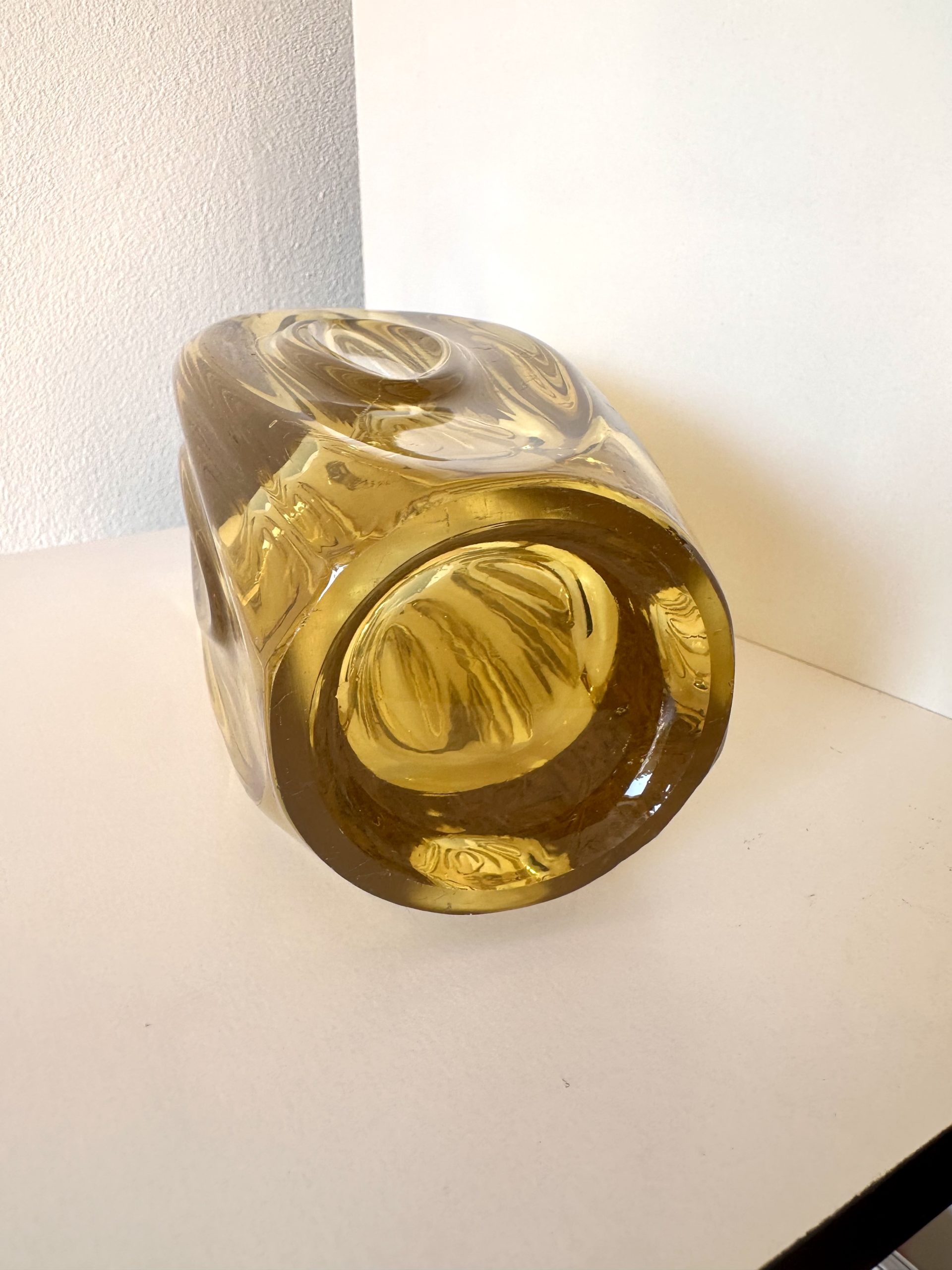 Vase Lens en verre ambré par Rudolf Schrötter – Image 3