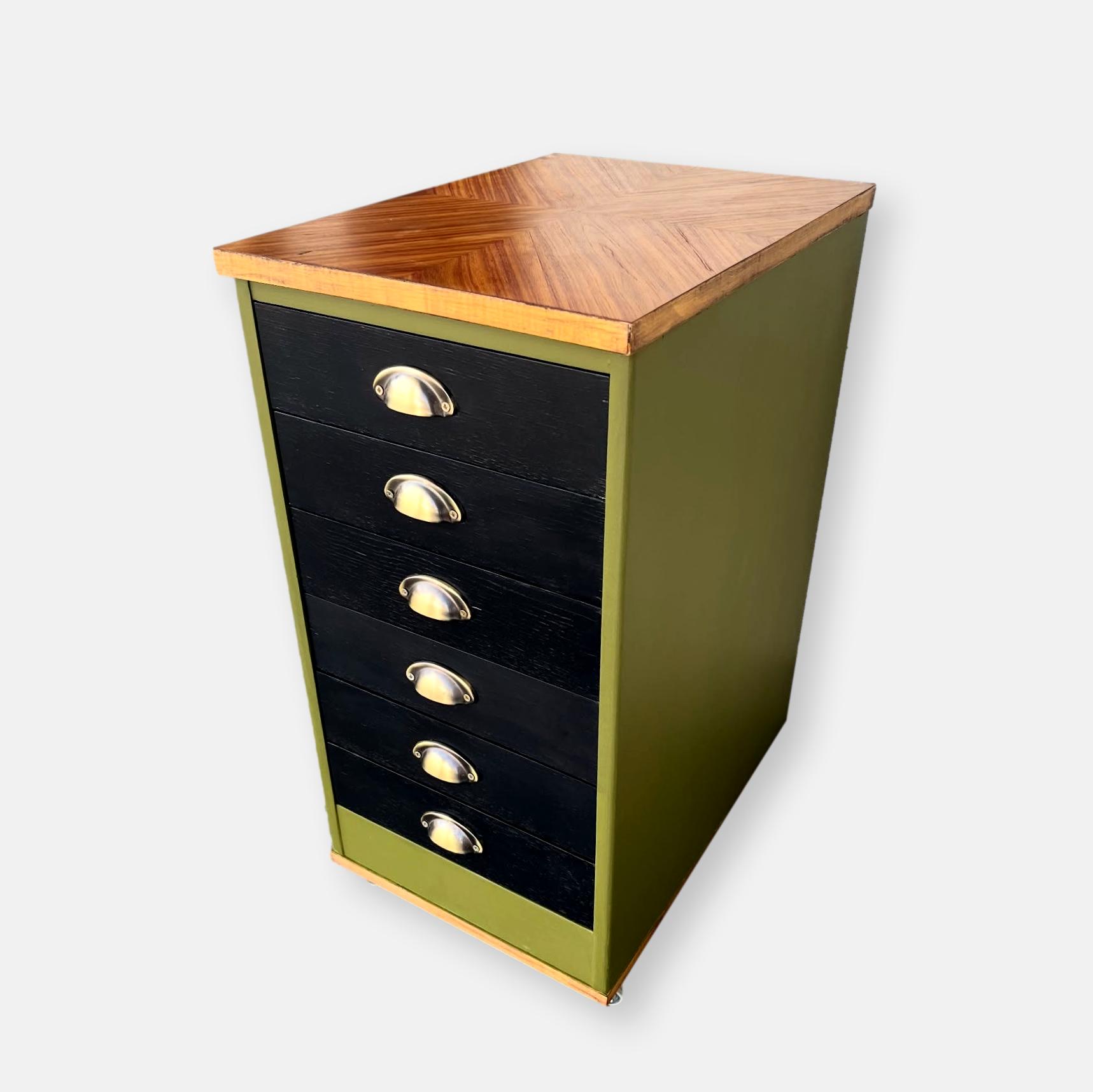 Caisson à roulettes à tiroirs