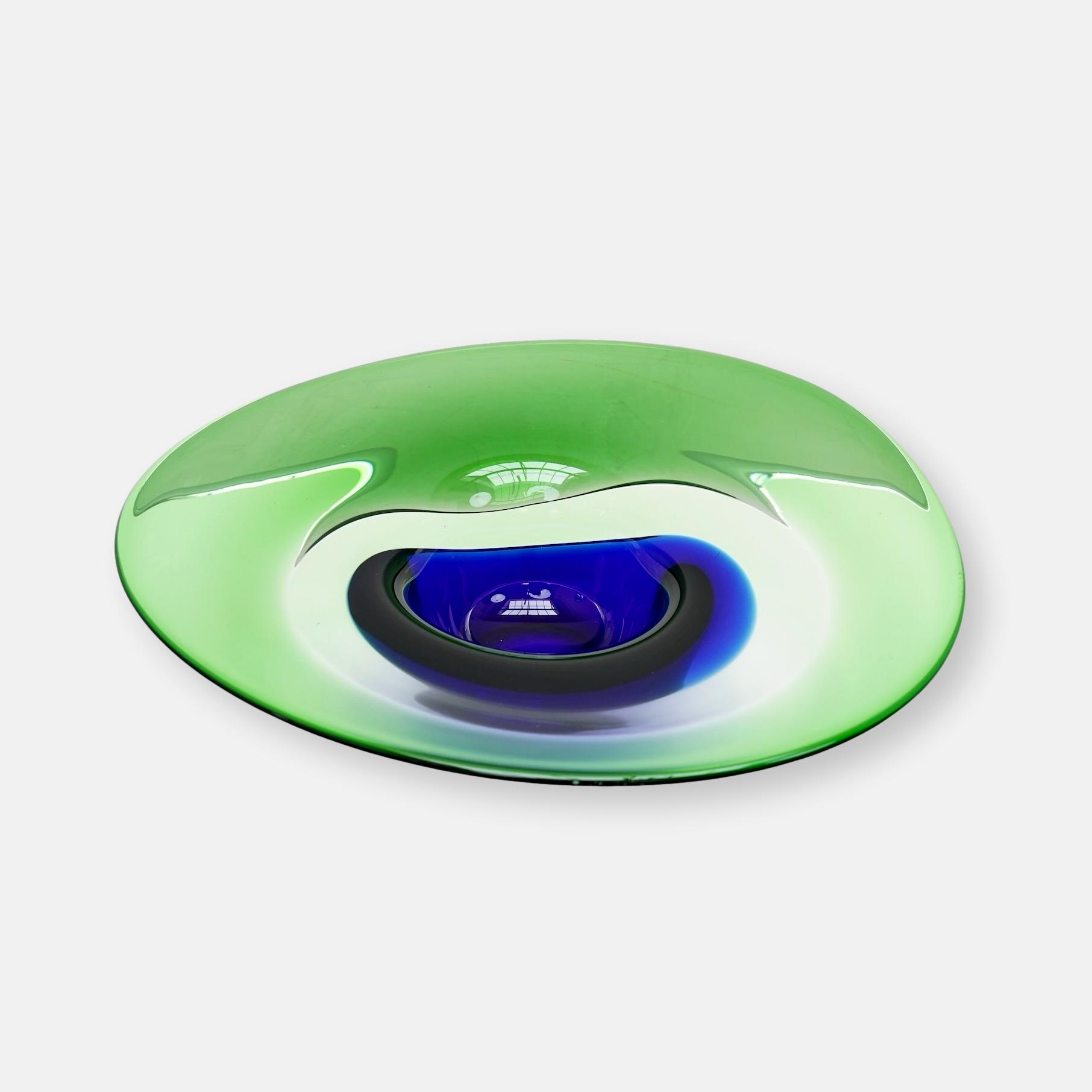 Bol asymétrique en verre d’art de Murano