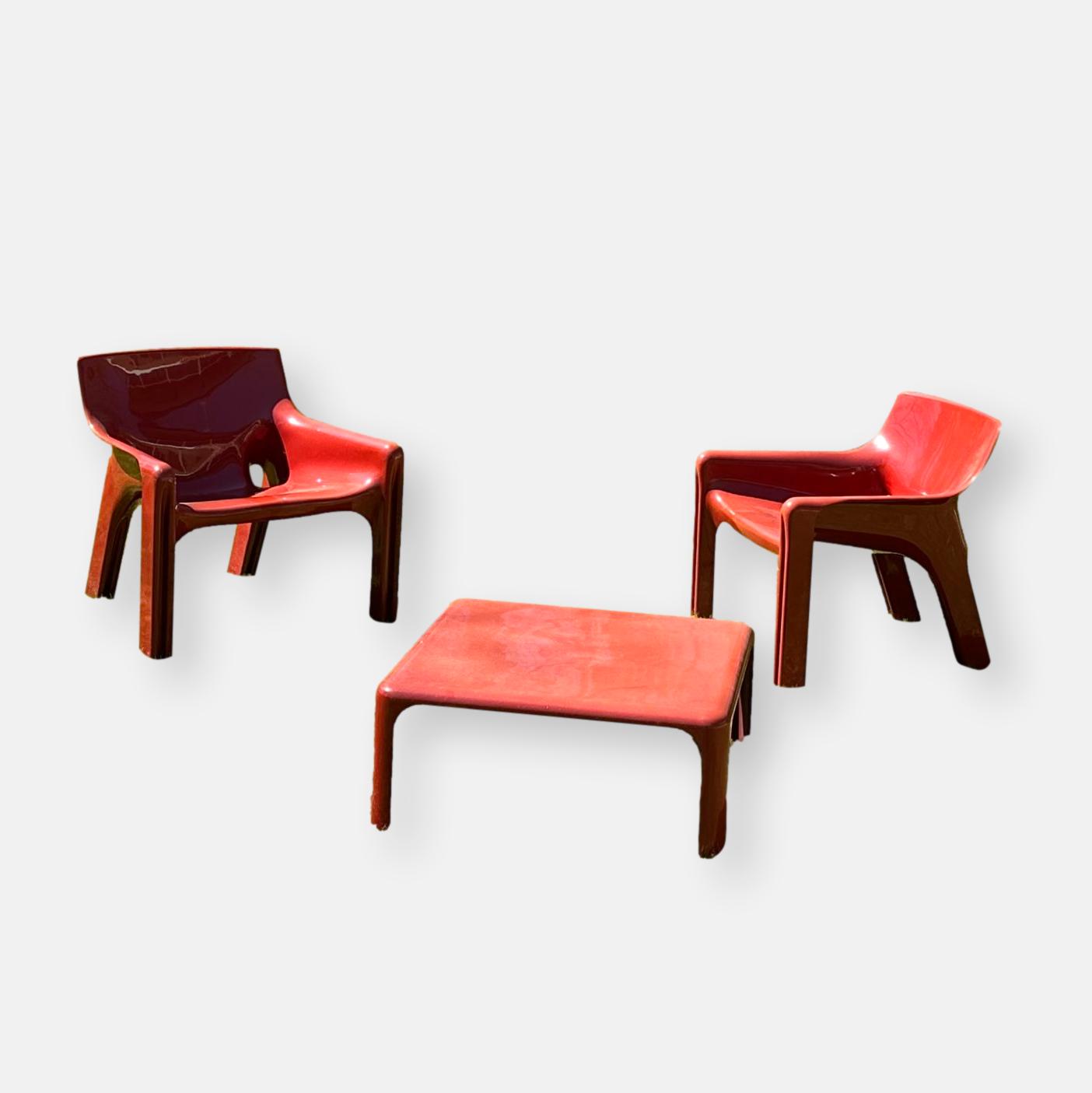 Set de 2 fauteuils Vicario + table Demetrio par Magistretti