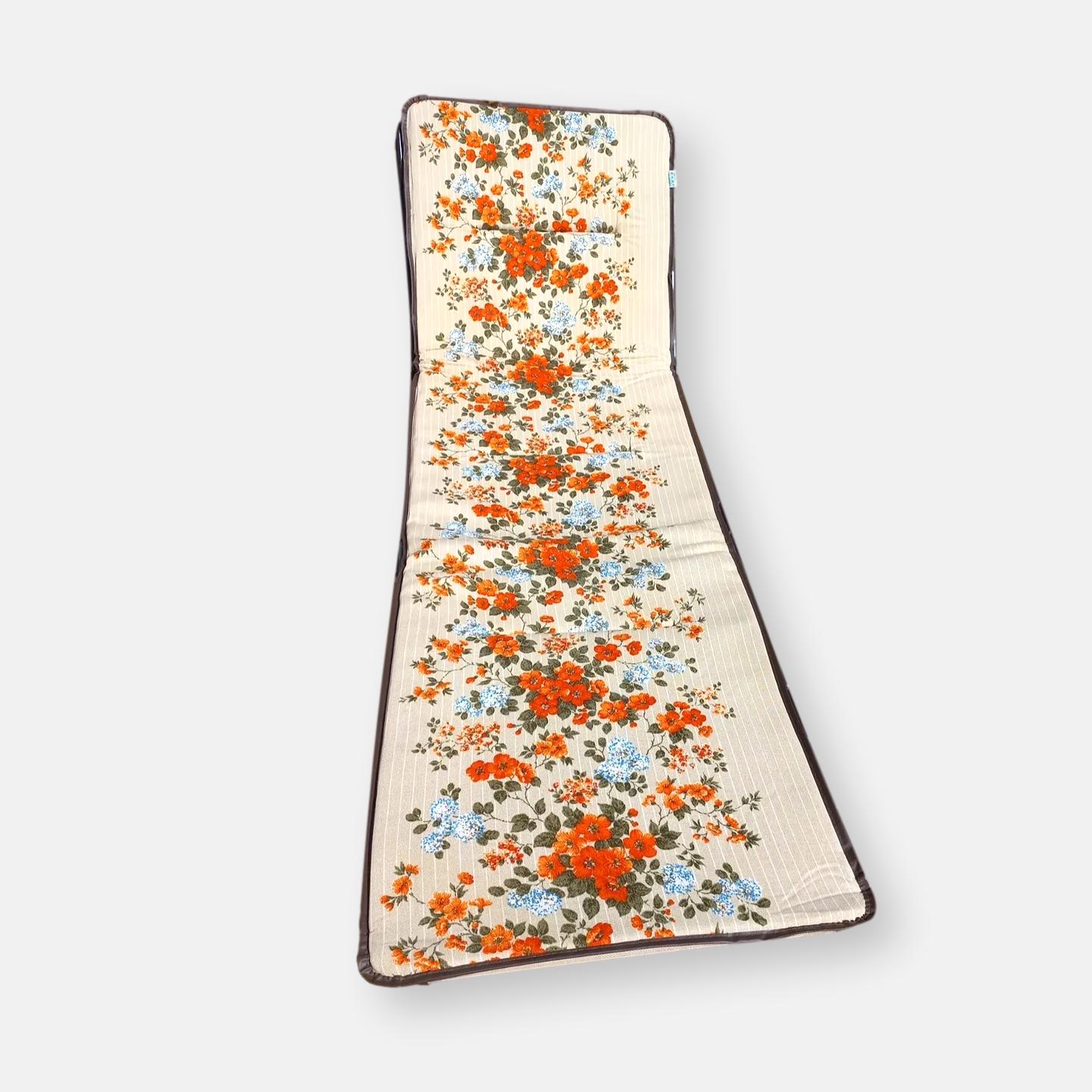 Chaise longue à fleurs