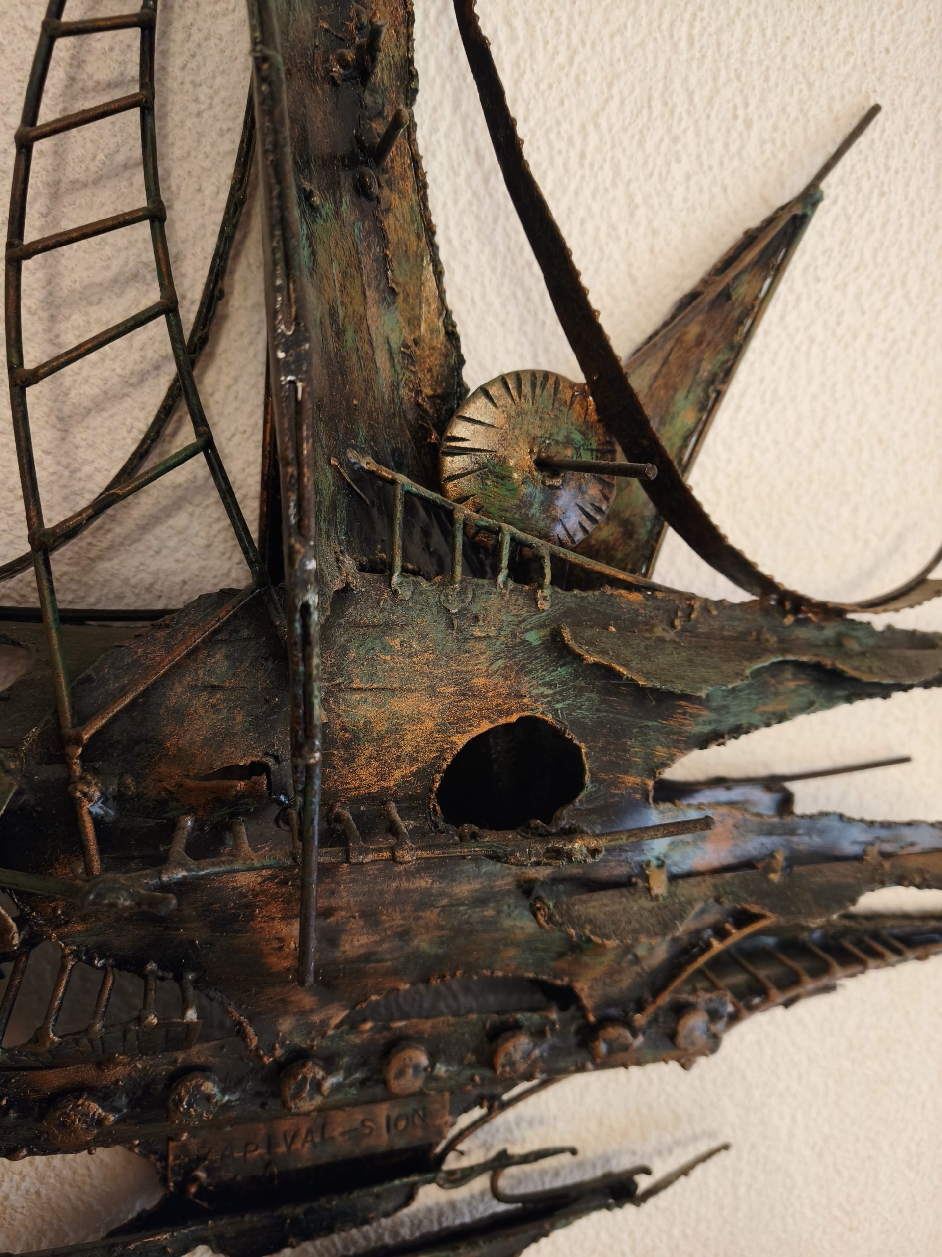 Sculpture de bateau métallique – Image 5