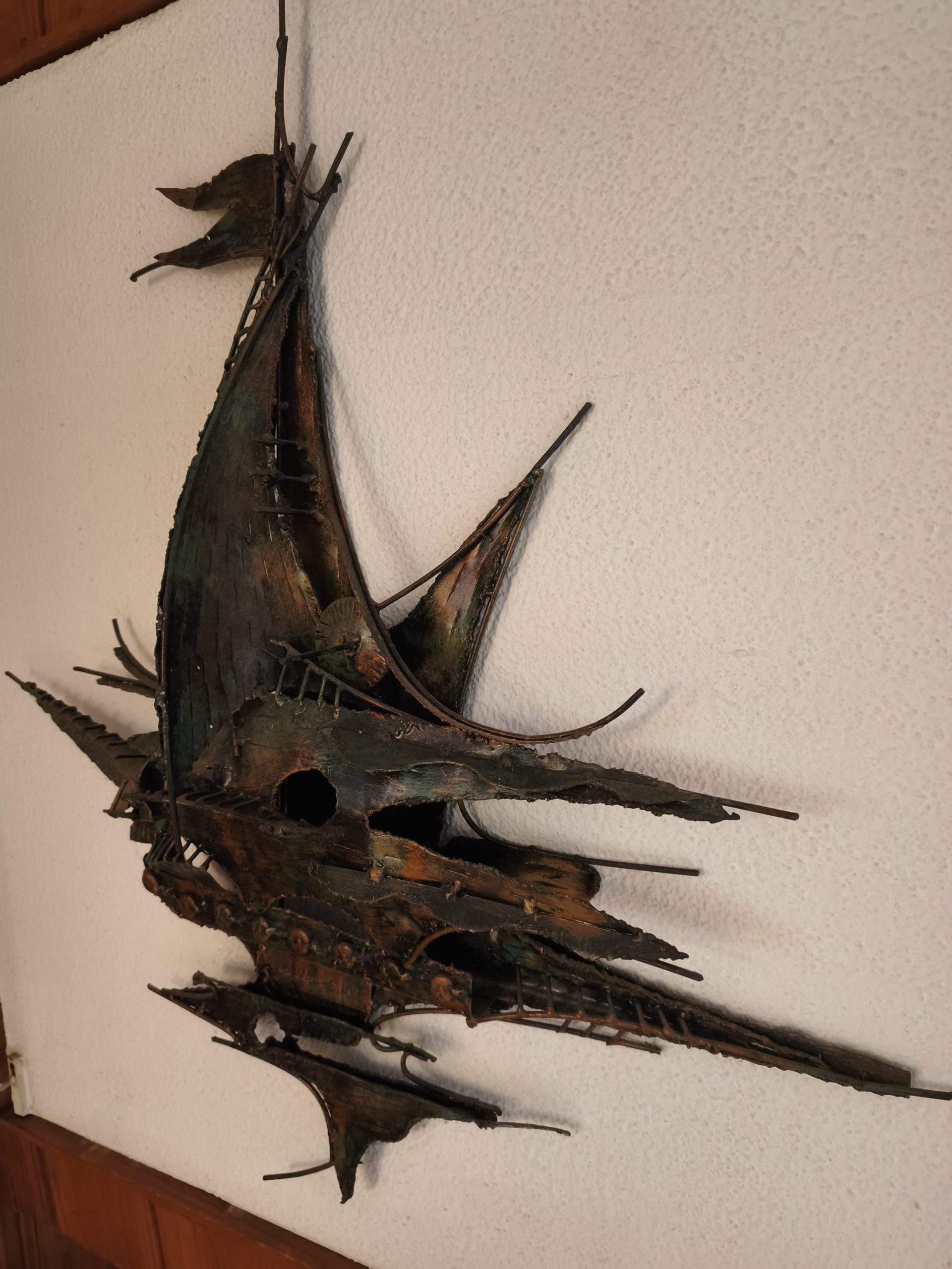 Sculpture de bateau métallique – Image 4