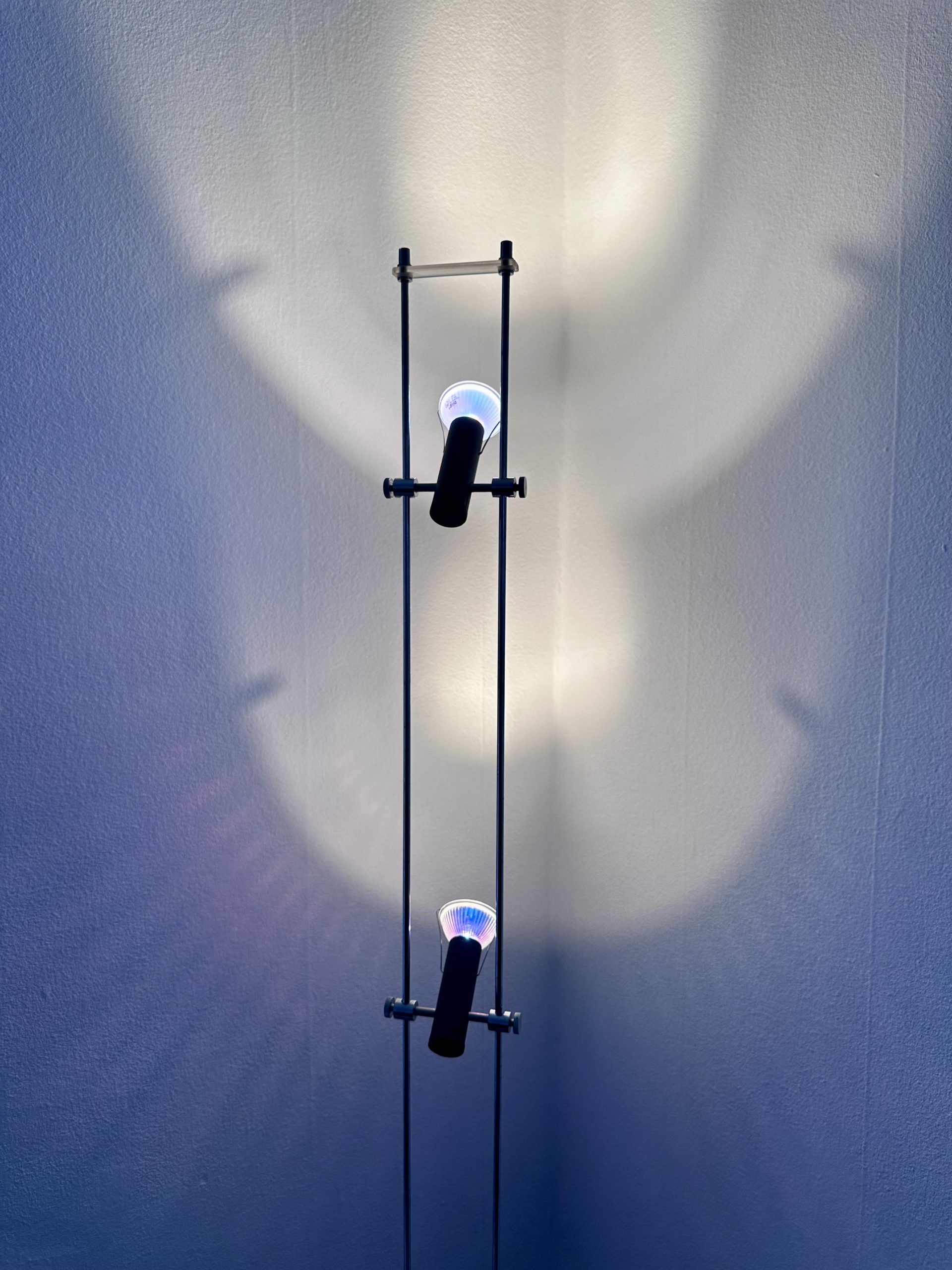 Lampe de sol 1980 à 2 spots orientables – Bild 4