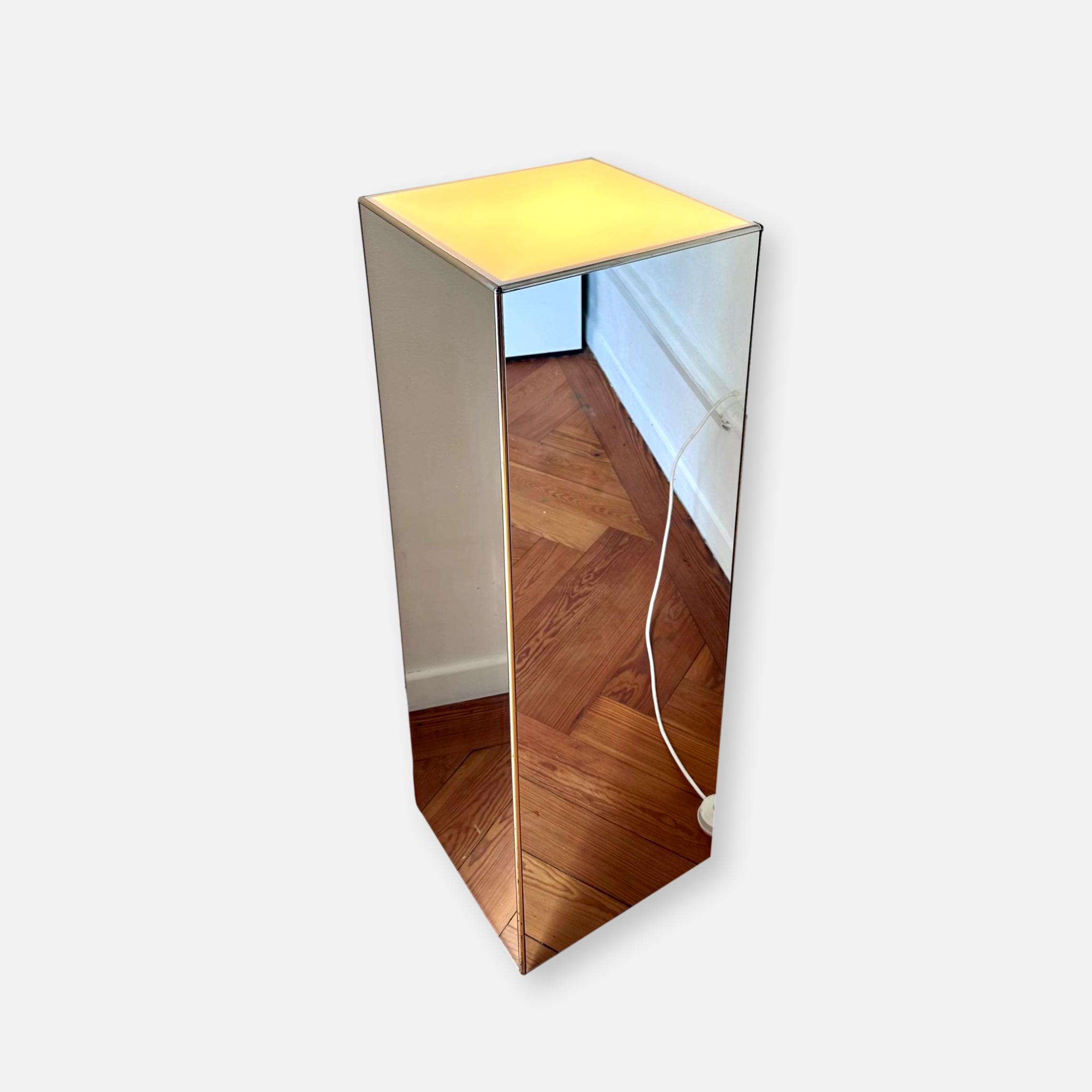 Colonne lumineuse en miroir Deknudt, vers 1980
