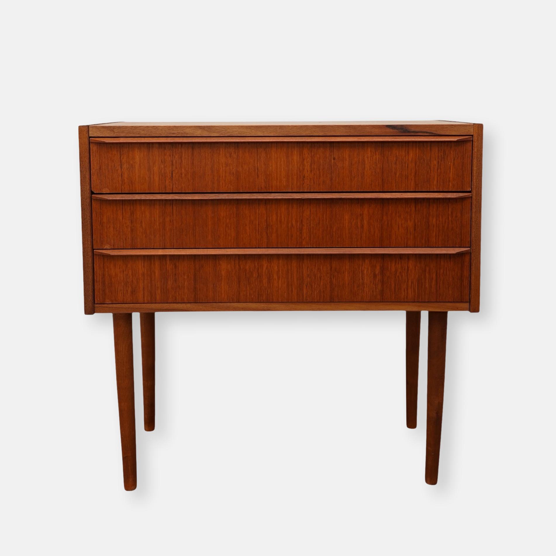 Commode scandinave à 3 tiroirs