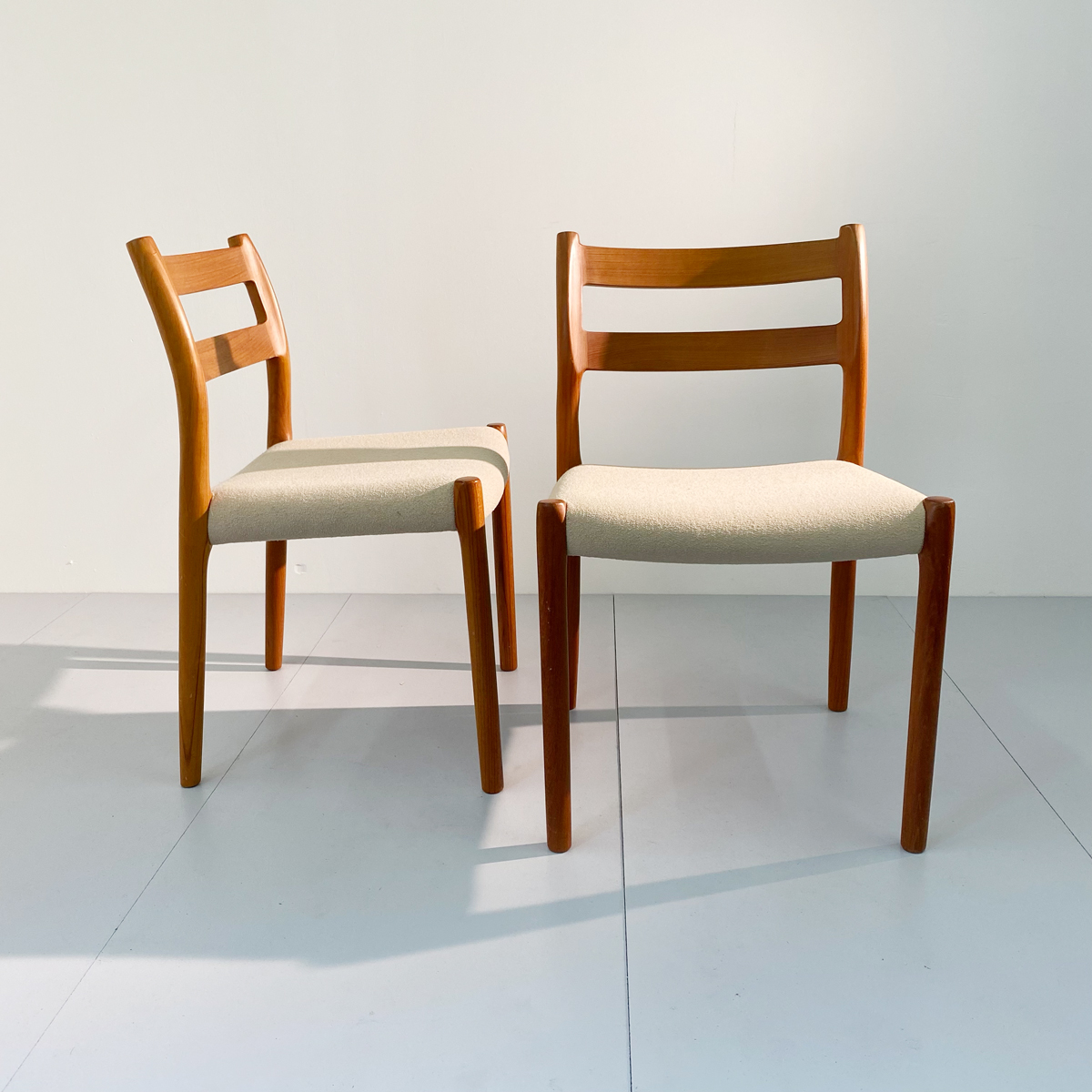Set de 5 chaises Modell 84 de Niels O. Møller – Image 3