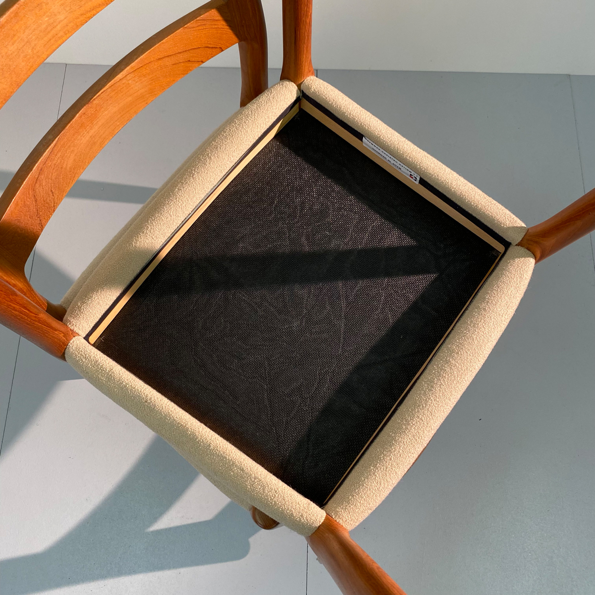 Set de 5 chaises Modell 84 de Niels O. Møller – Image 4