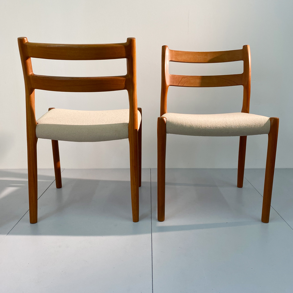 Set de 5 chaises Modell 84 de Niels O. Møller – Image 6