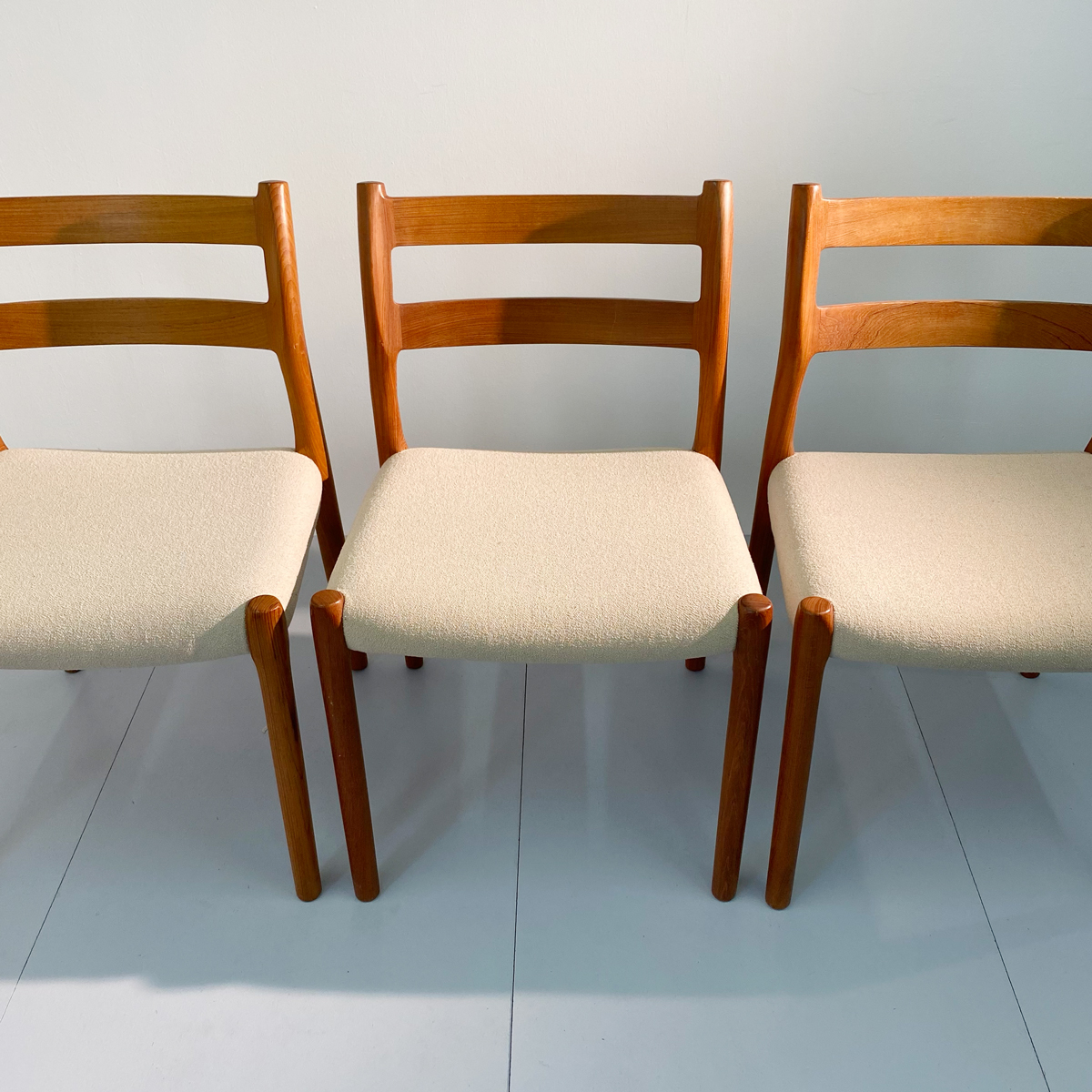 Set de 5 chaises Modell 84 de Niels O. Møller – Image 8
