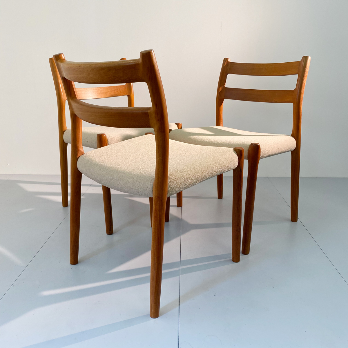 Set de 5 chaises Modell 84 de Niels O. Møller – Image 11