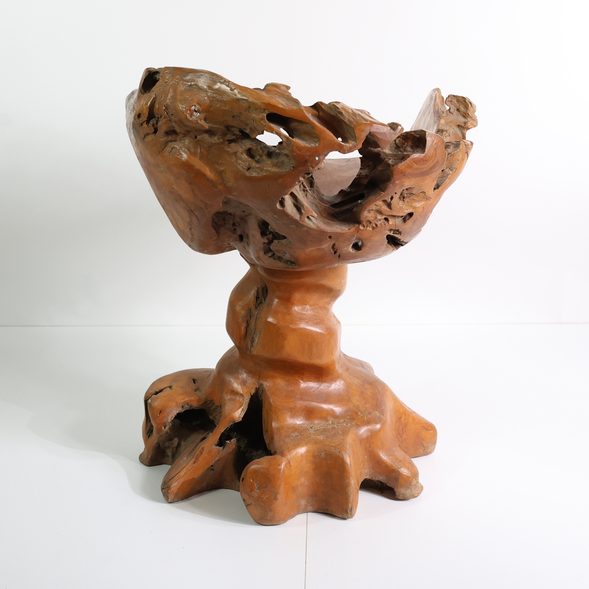 Fauteuil en bois massif sculpté années 70 – Image 4