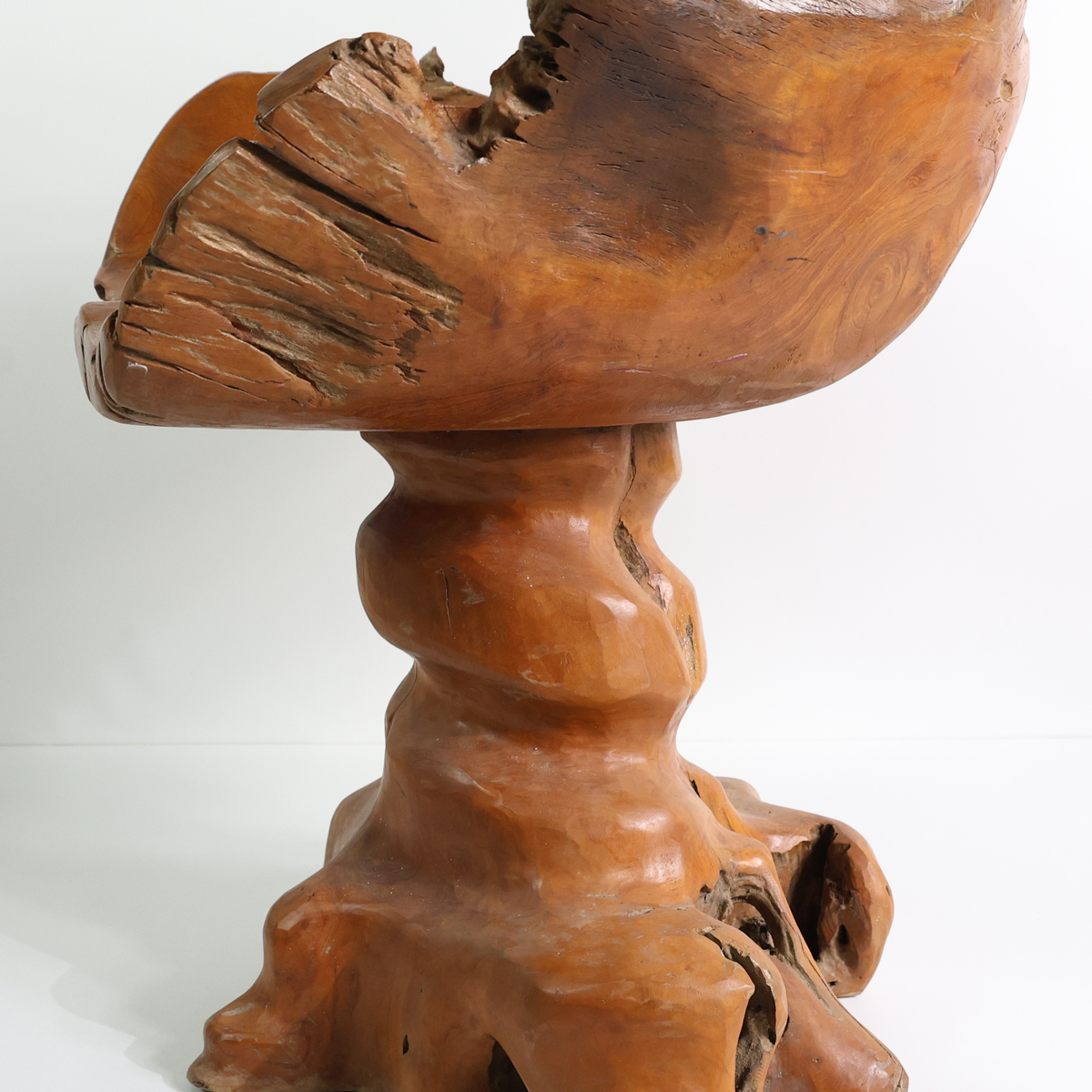 Fauteuil en bois massif sculpté années 70 – Image 8