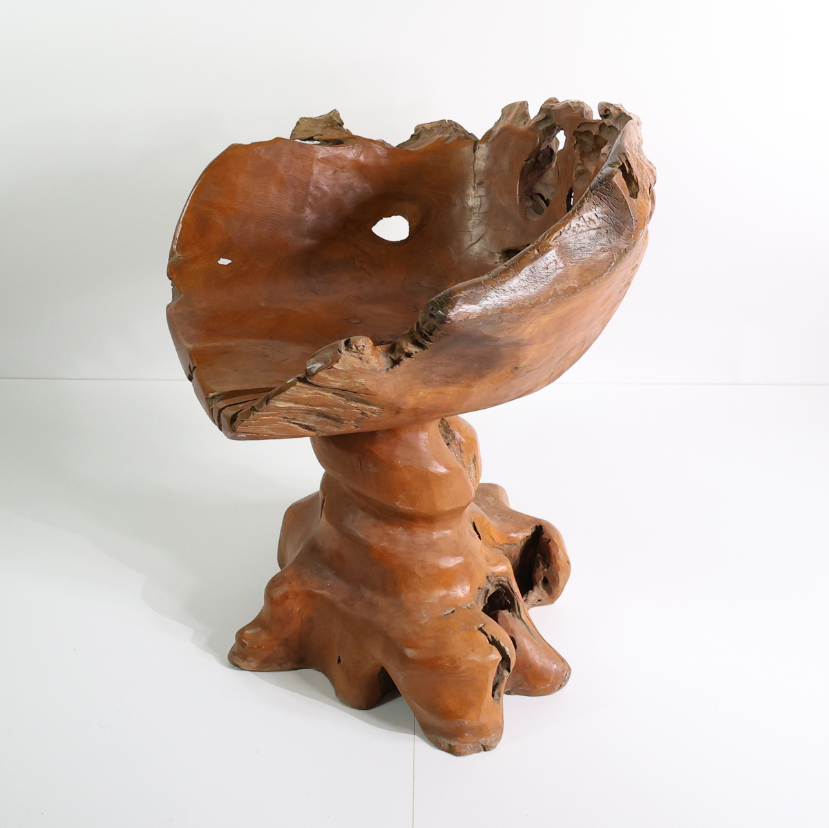 Fauteuil en bois massif sculpté années 70 – Image 10