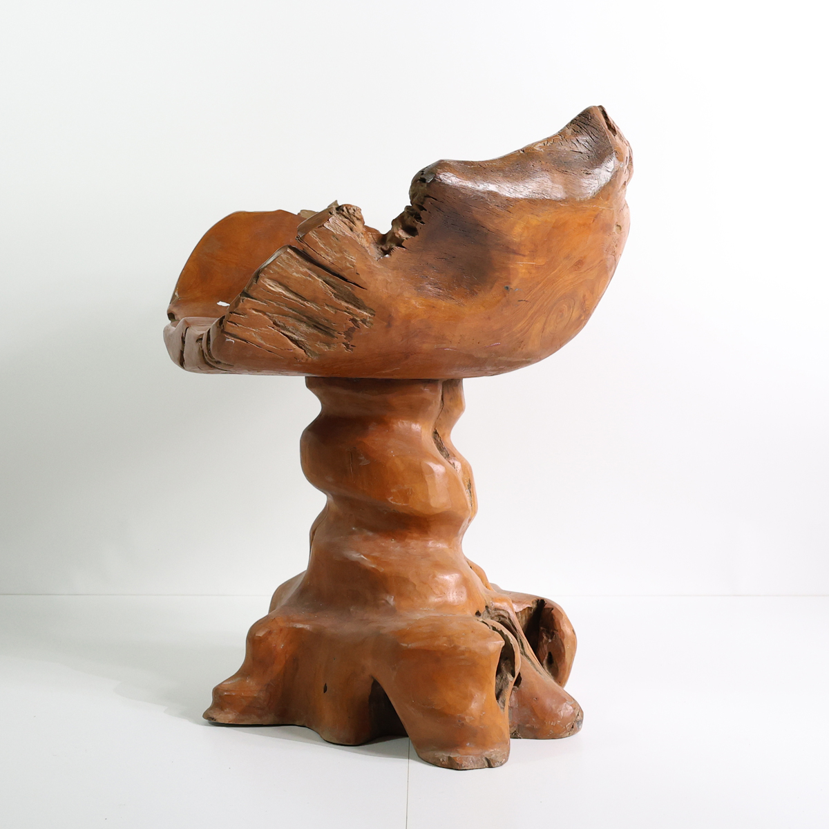 Fauteuil en bois massif sculpté années 70 – Image 12