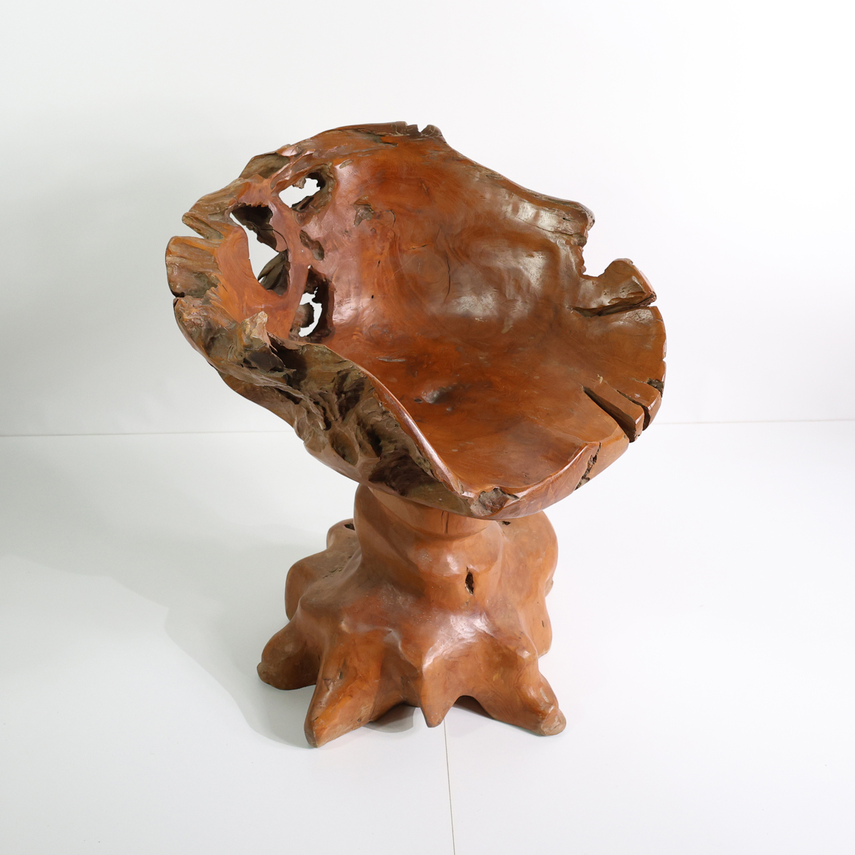Fauteuil en bois massif sculpté années 70 – Image 14