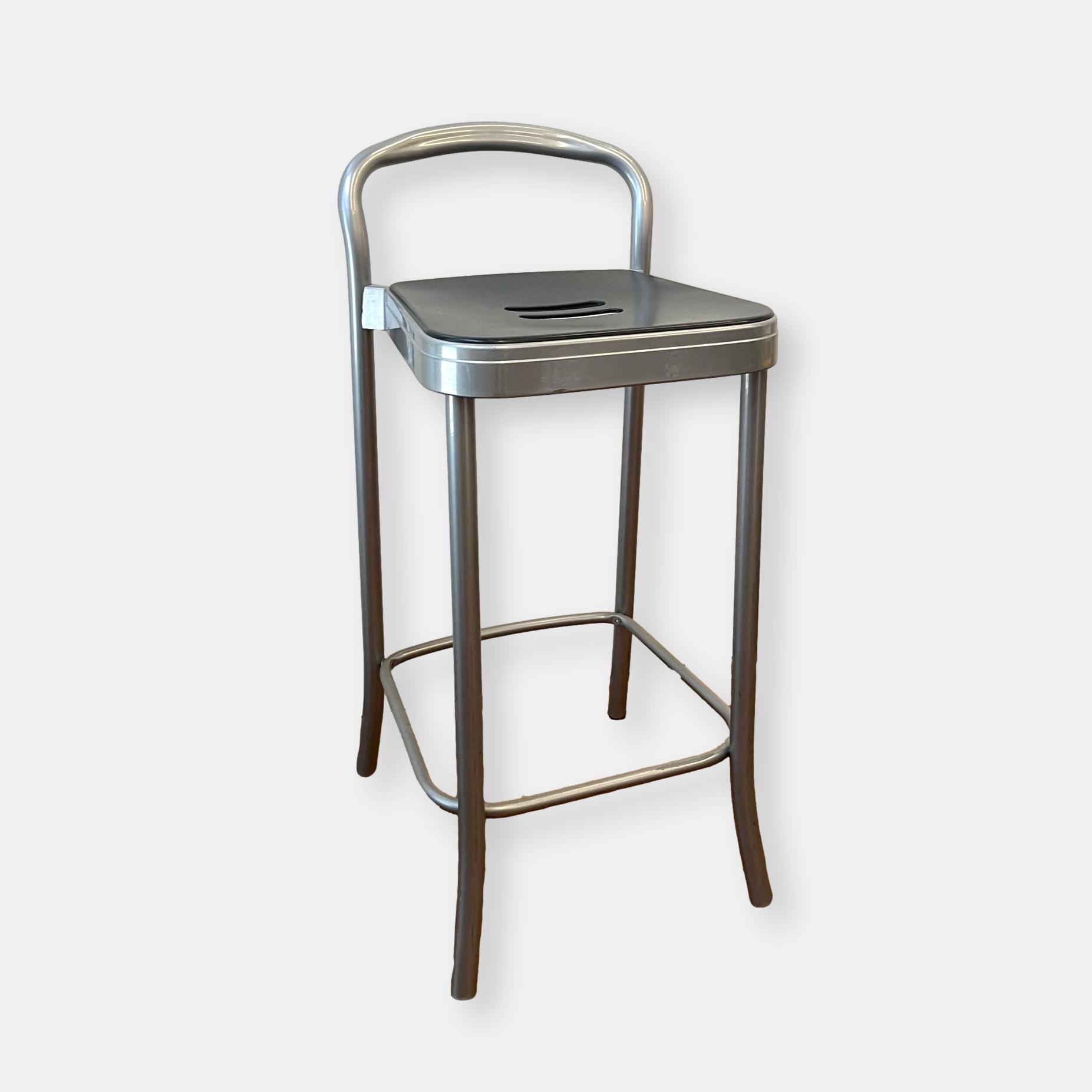 Tabouret haut en métal Kartell