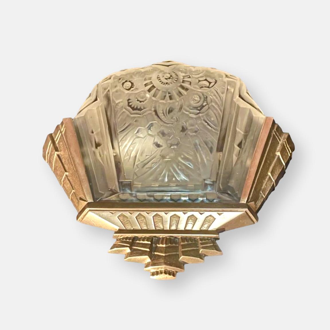 Applique art Deco, signée " P. Maynadier", année 30