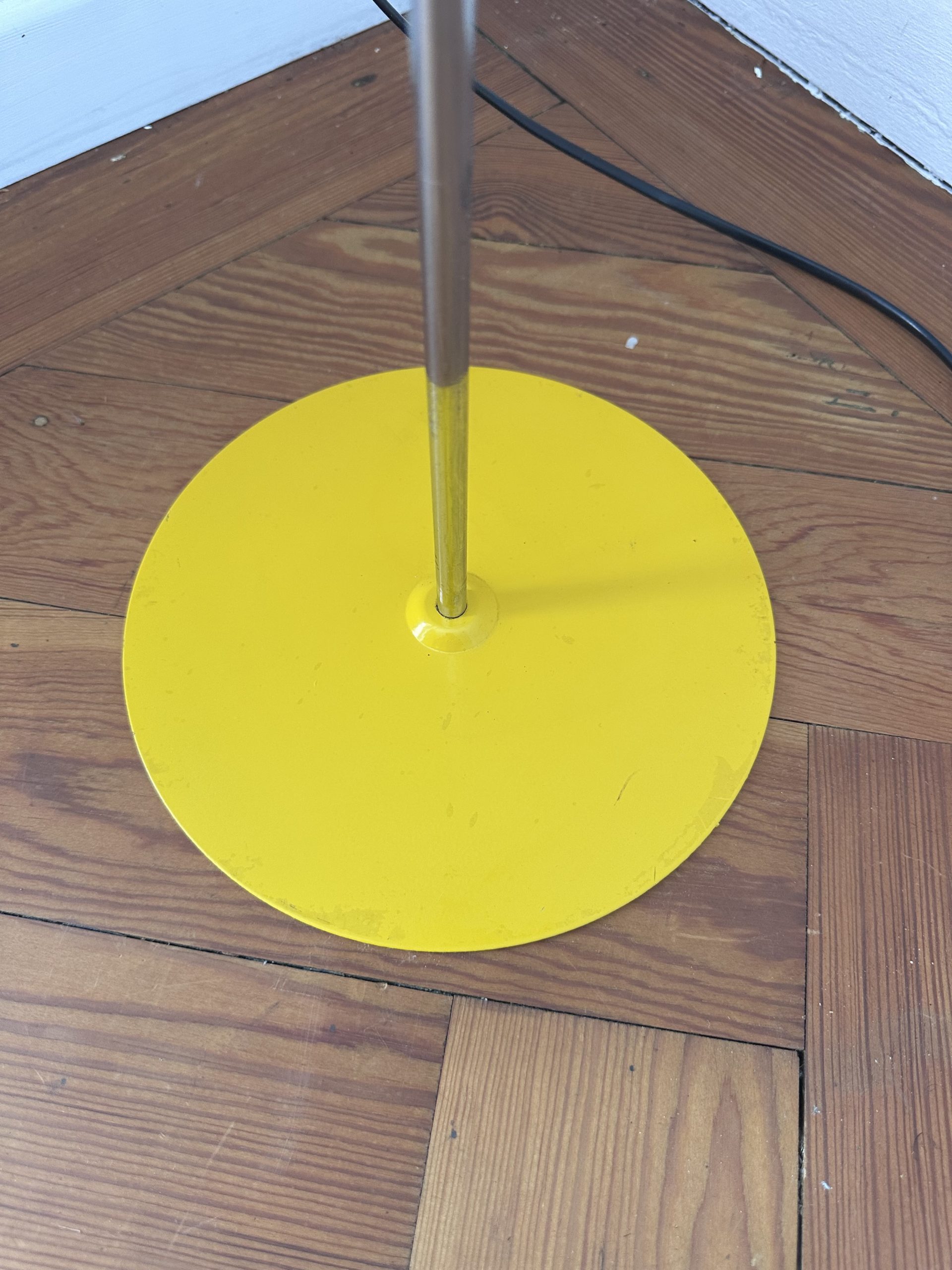 Lampe de sol Stralux 2 spots jaune vif – Image 7
