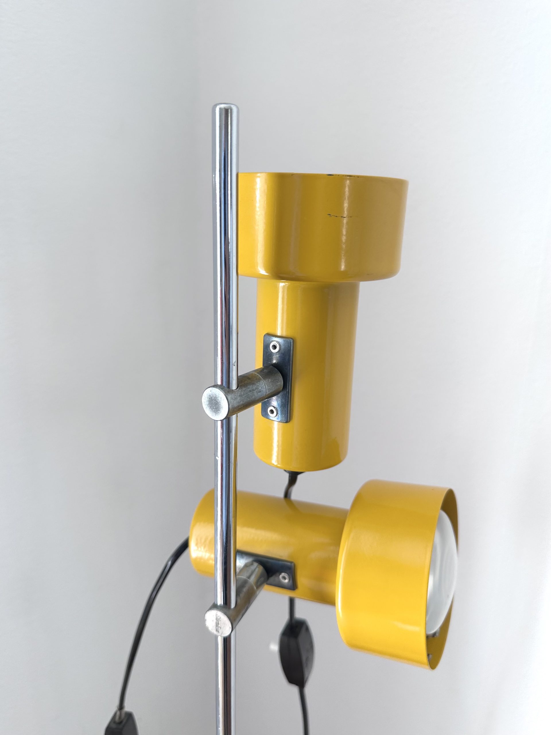 Lampe de sol Stralux 2 spots jaune vif – Image 8