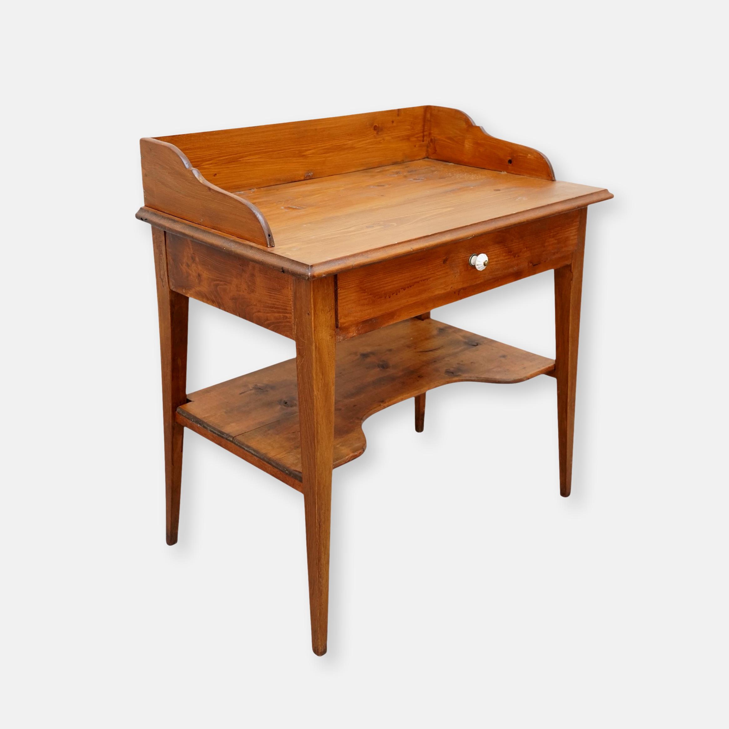 Table de toilette ancienne, style rustique début du XXe