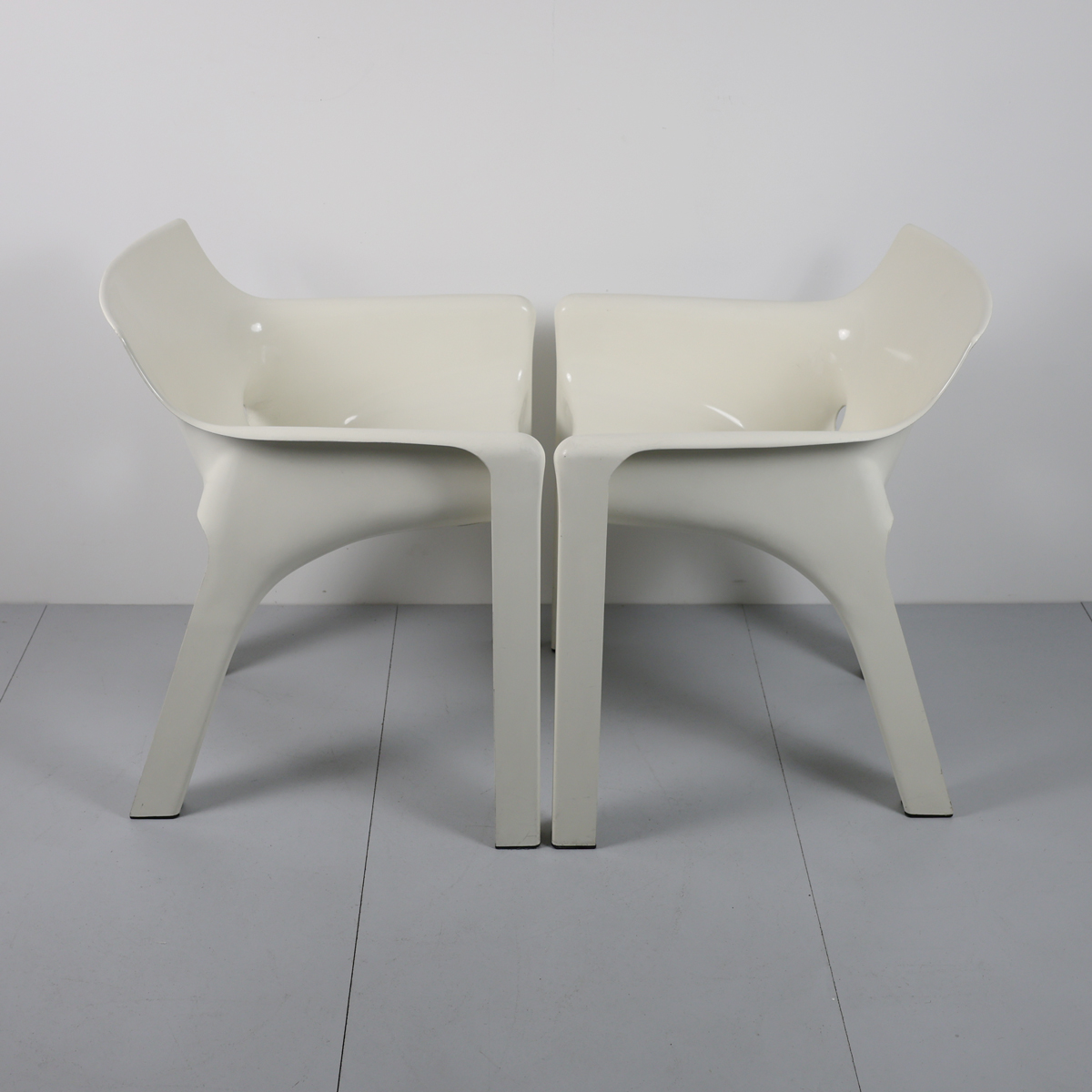 2 fauteuils vintage space age de Vico Magistretti pour Artemide – Bild 5