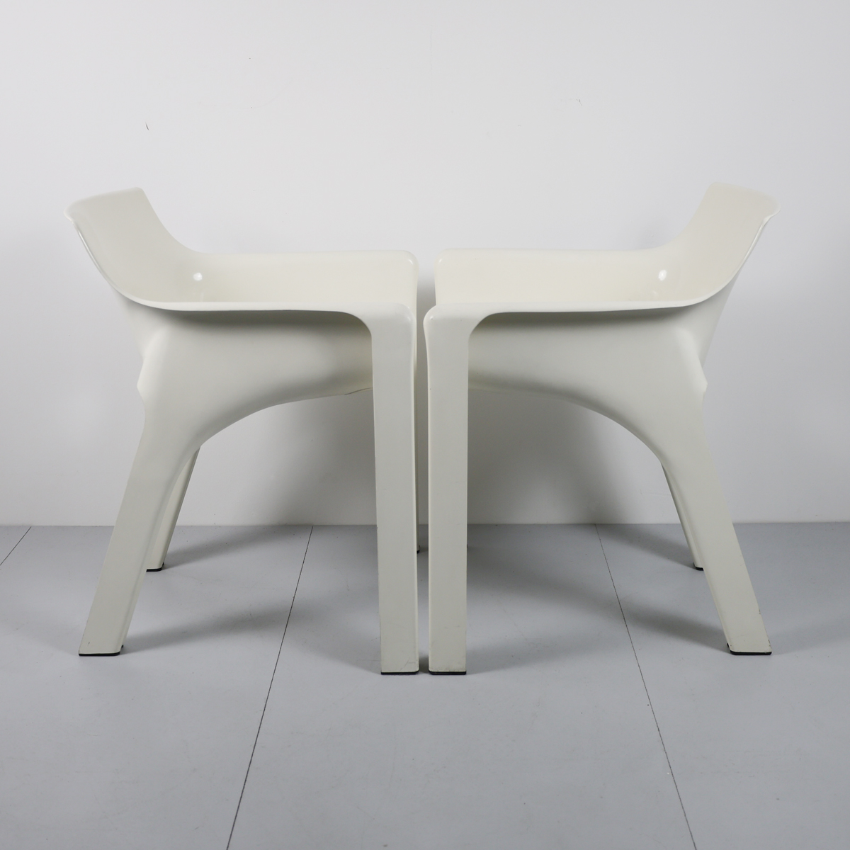 2 fauteuils vintage space age de Vico Magistretti pour Artemide – Bild 7