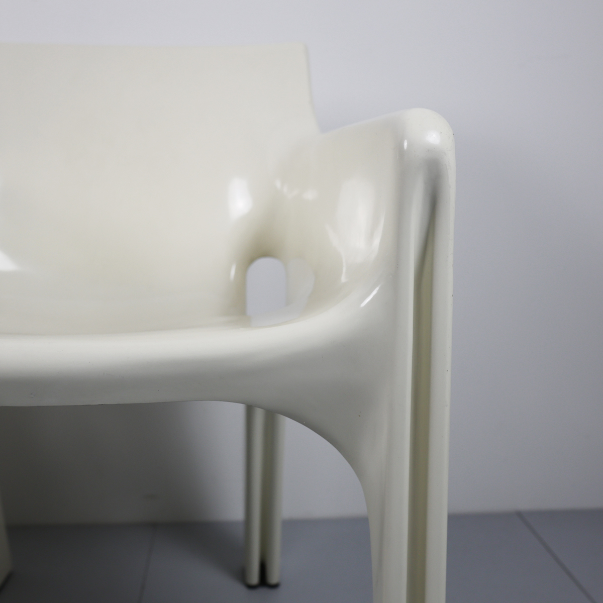 2 fauteuils vintage space age de Vico Magistretti pour Artemide – Bild 11