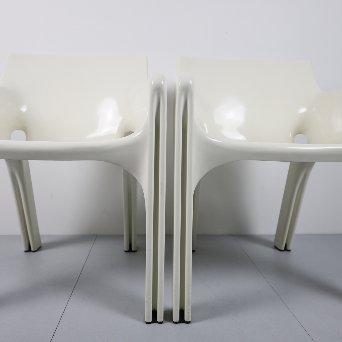2 fauteuils vintage space age de Vico Magistretti pour Artemide – Bild 13