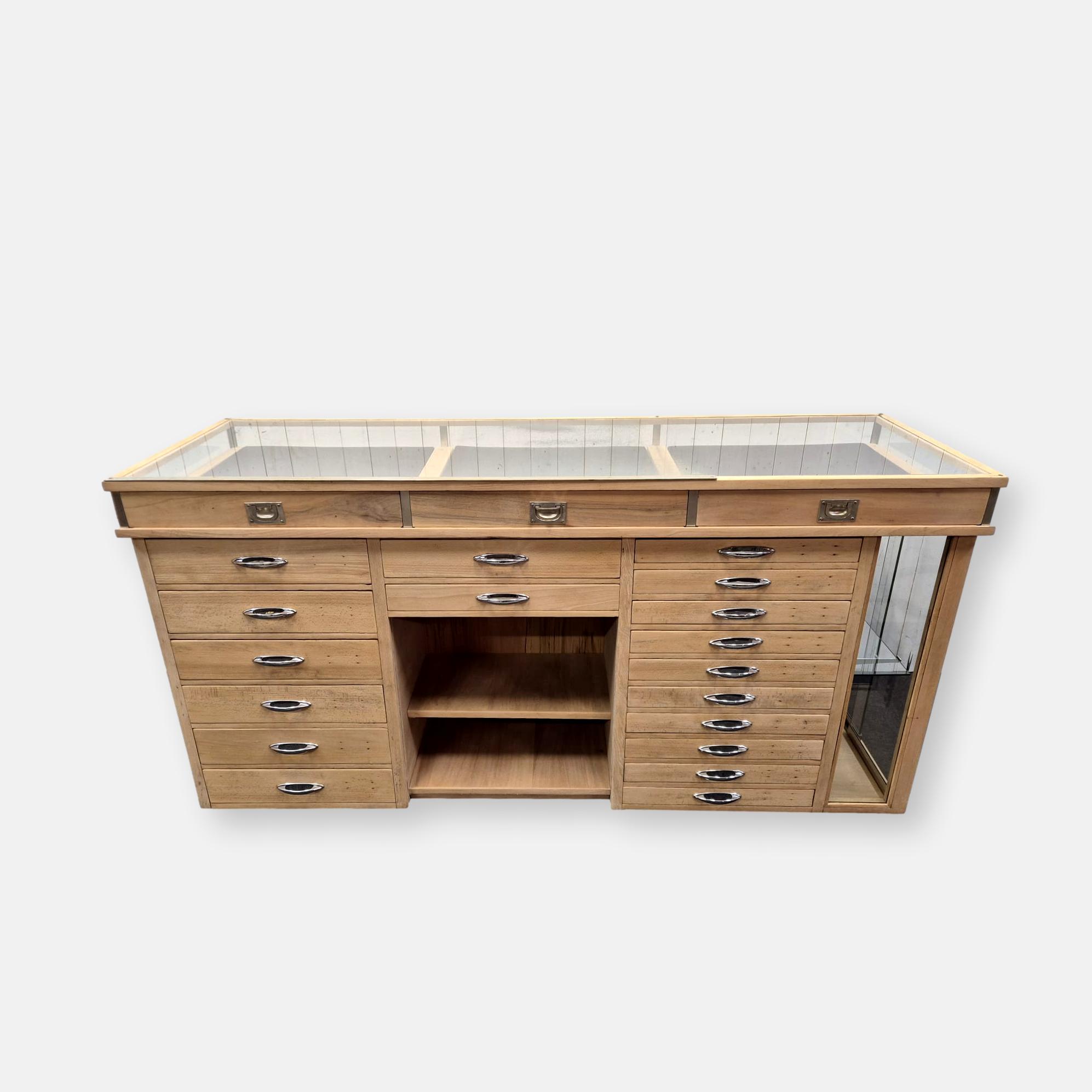 Ancien comptoir vitrine
