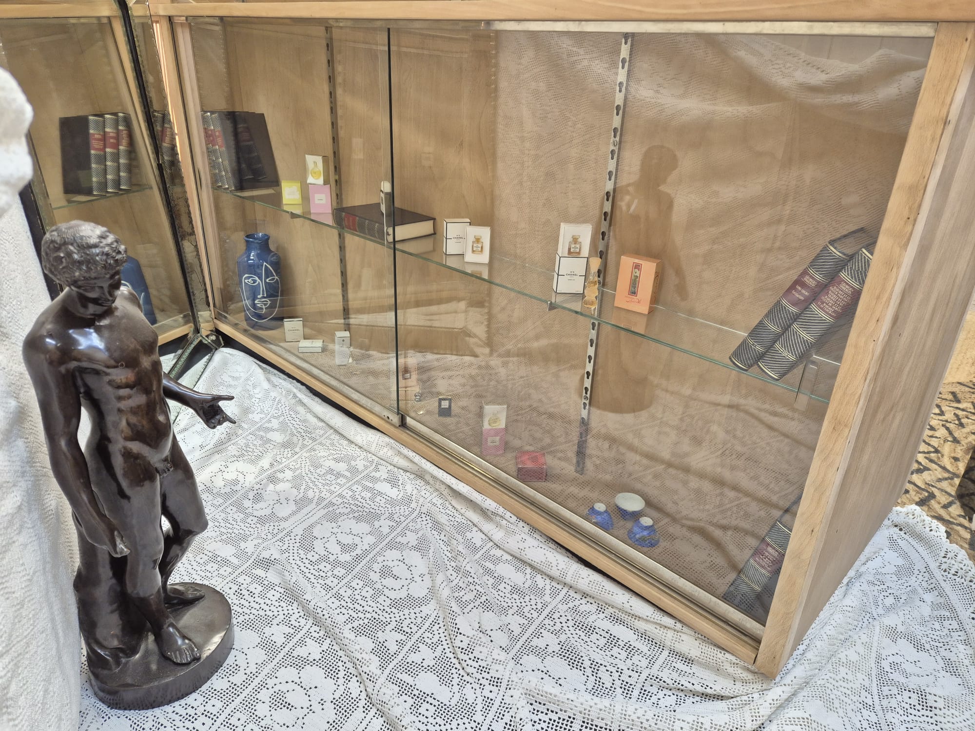 Ancien comptoir vitrine – Image 13
