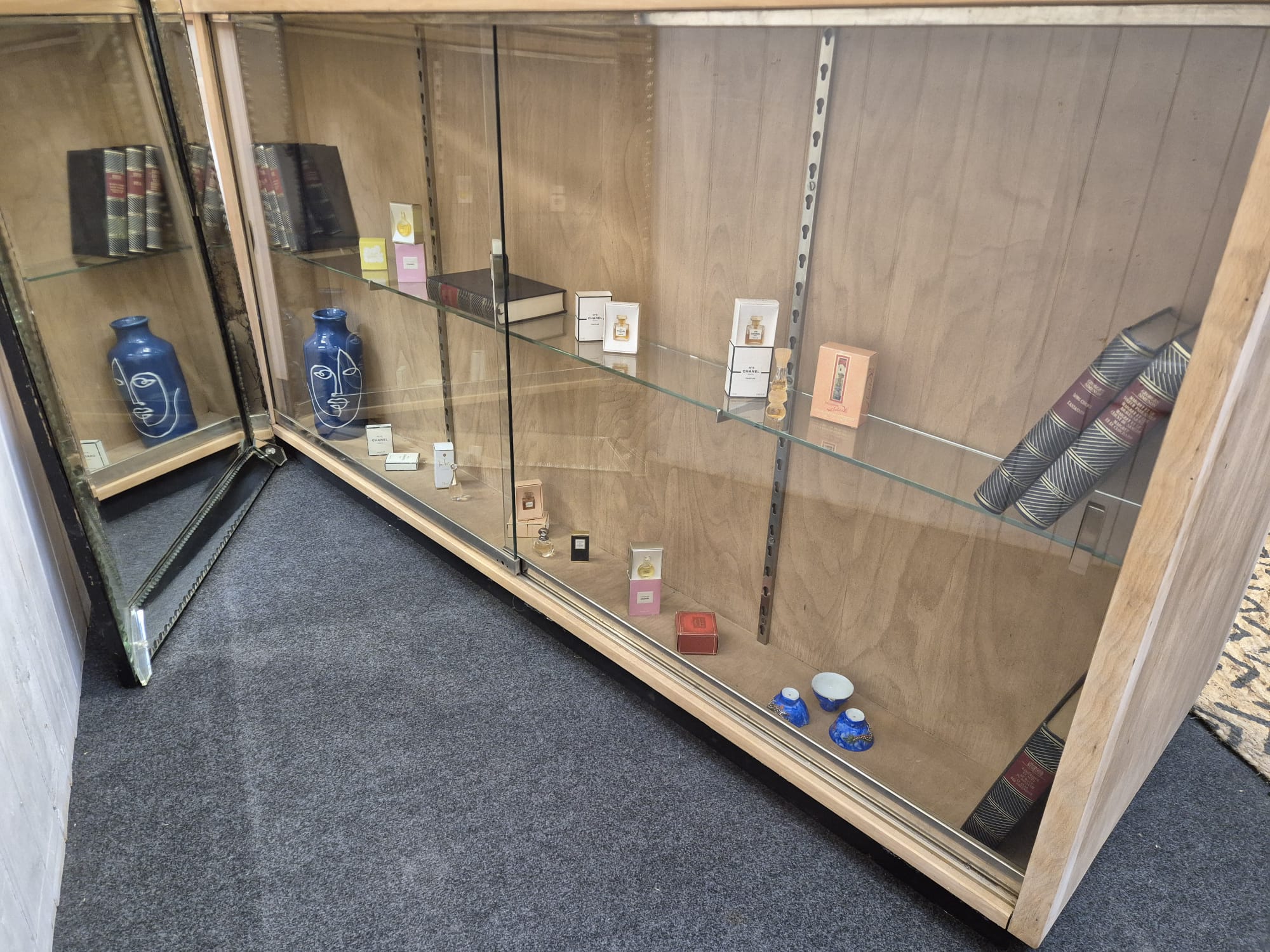 Ancien comptoir vitrine – Image 12