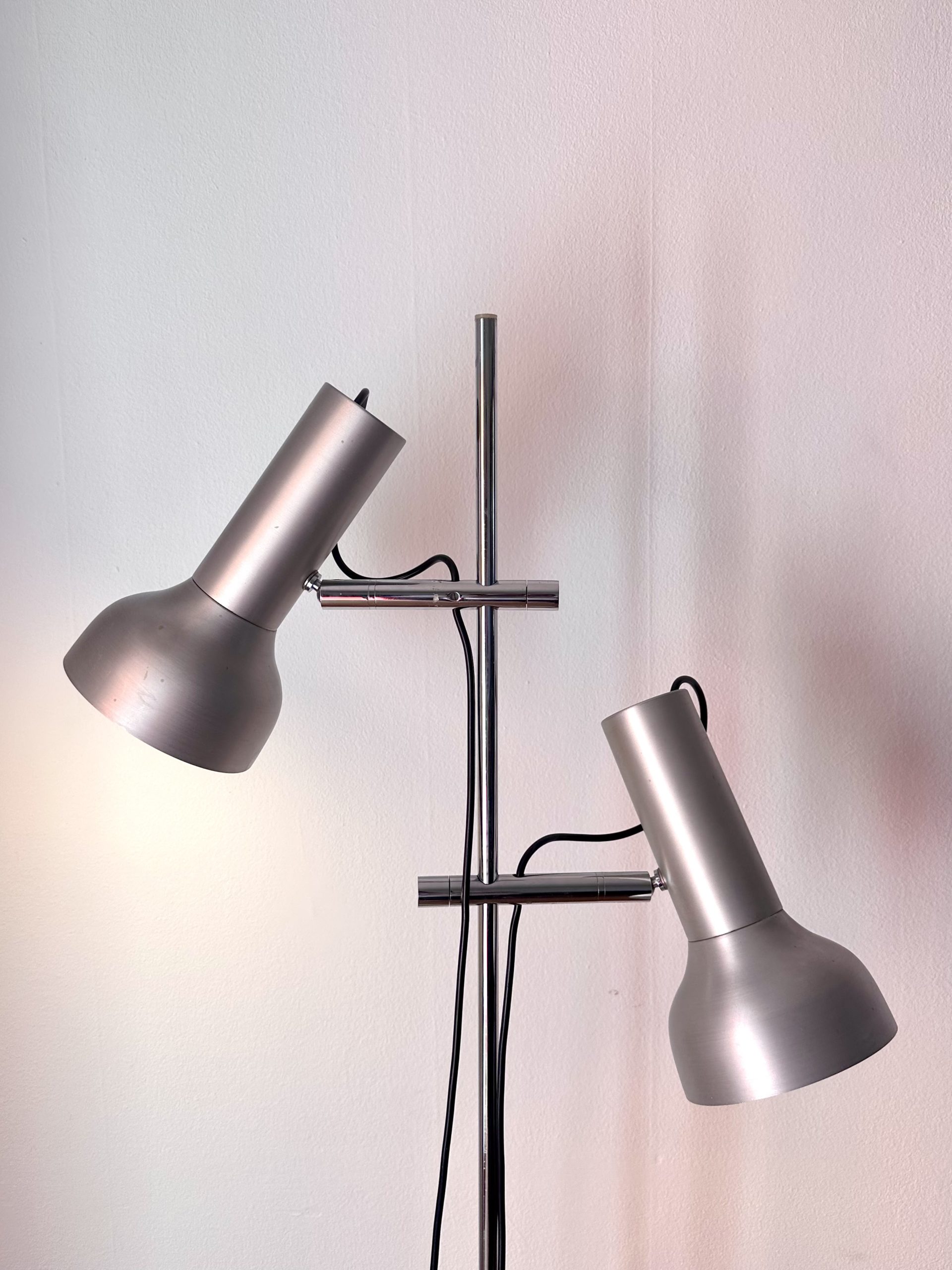 Lampadaire double spot aluminium brossé – Image 5