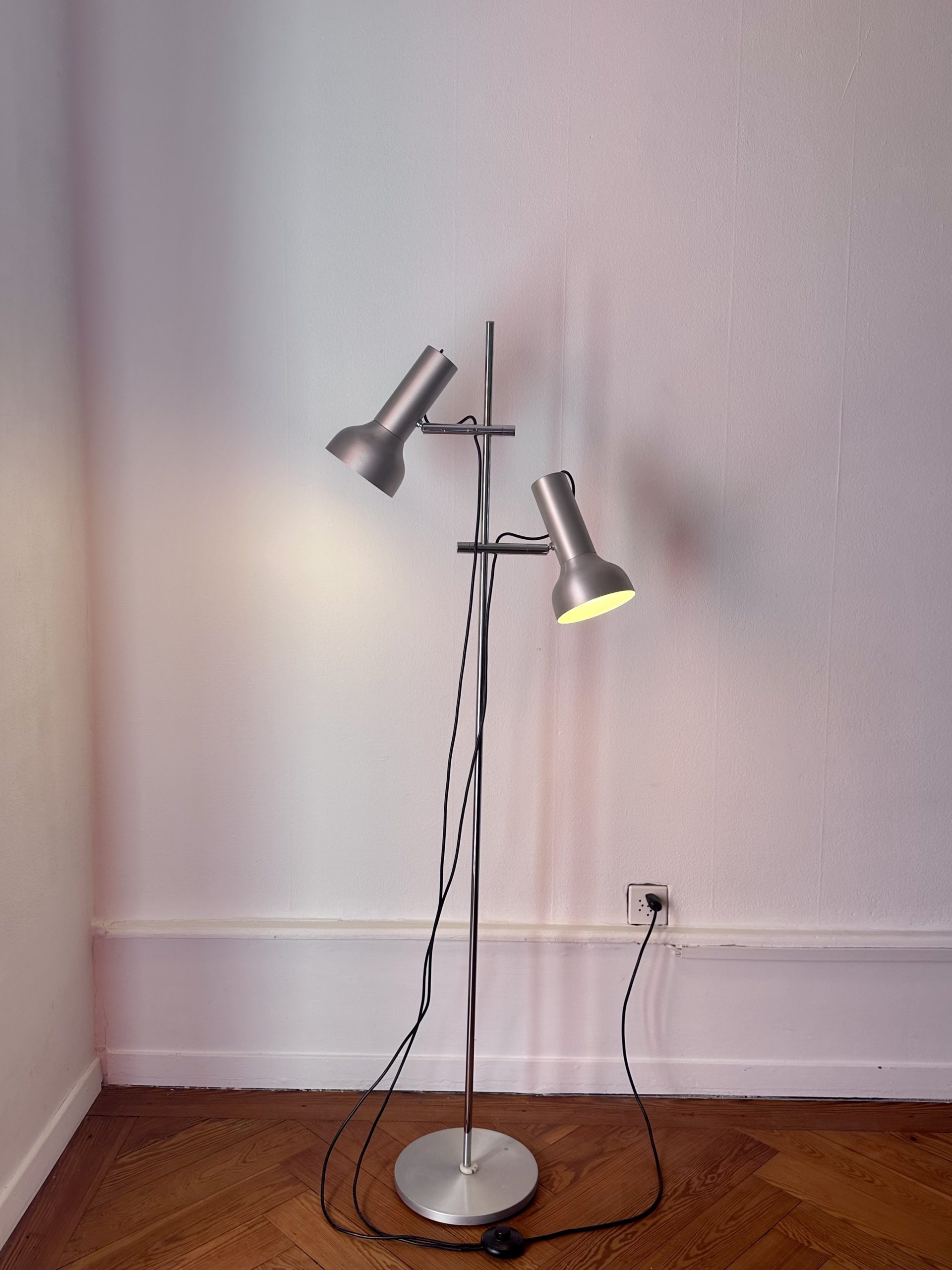 Lampadaire double spot aluminium brossé – Image 6