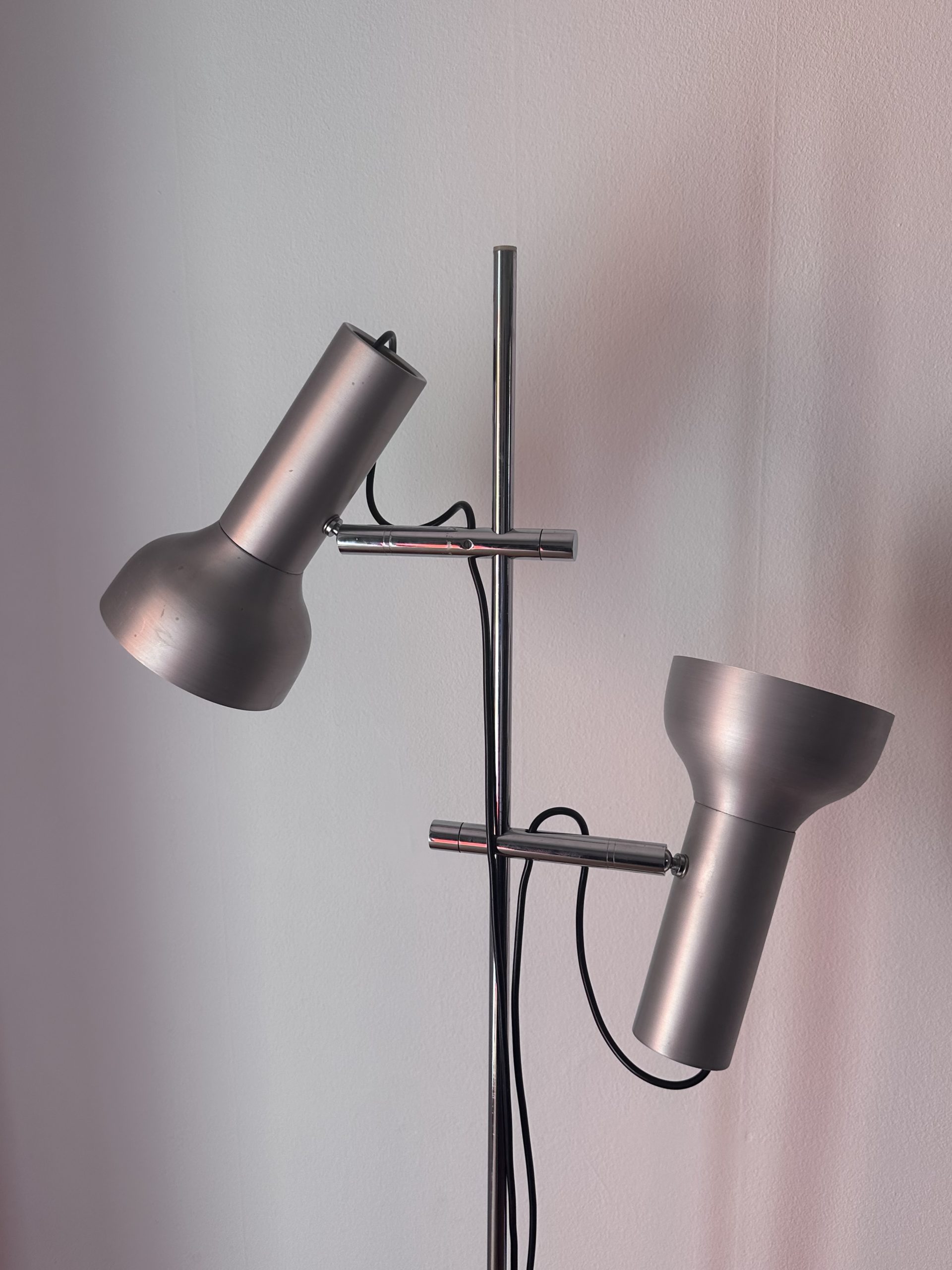 Lampadaire double spot aluminium brossé – Image 11