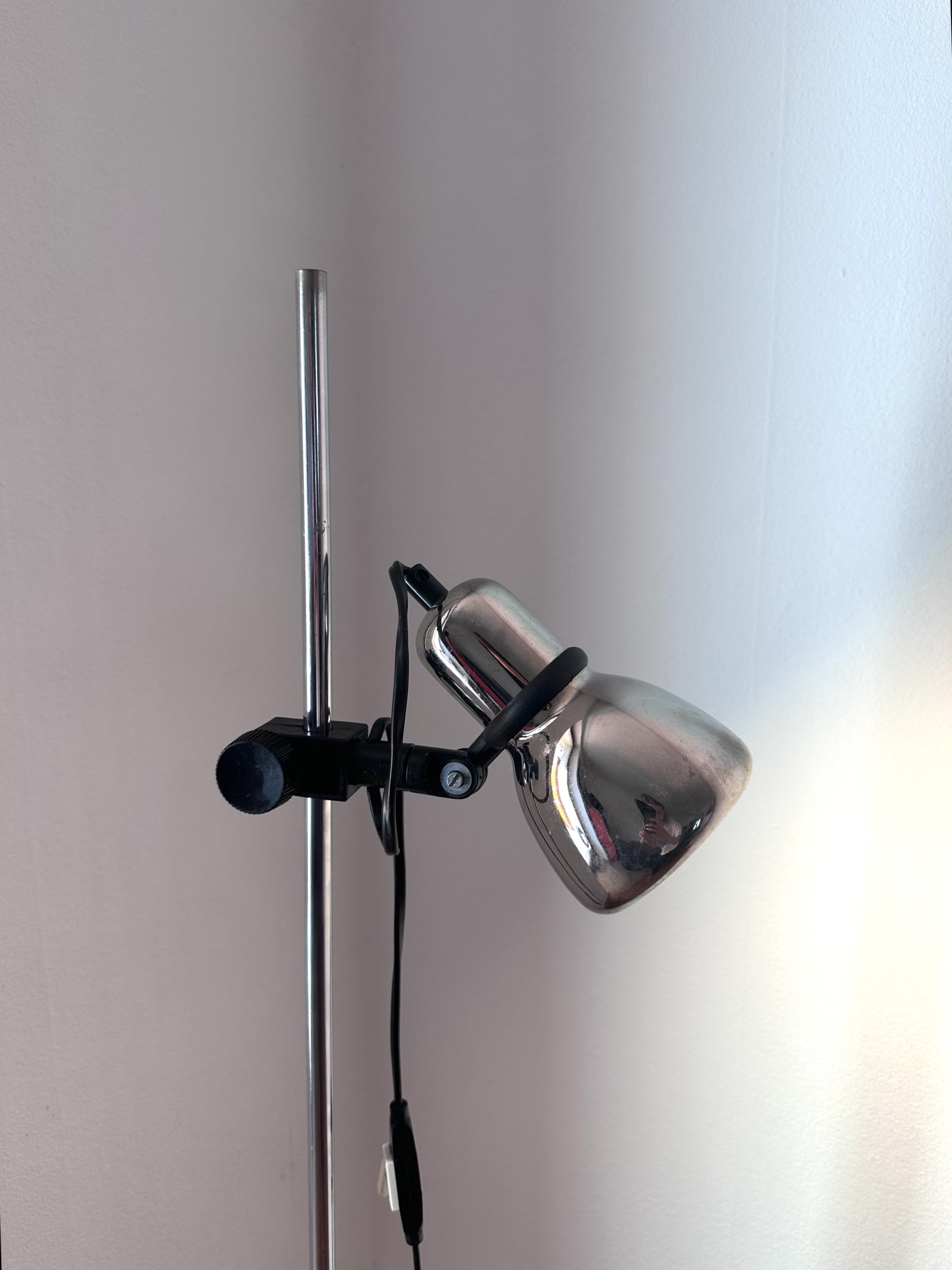Lampe de sol BOFA Suède chromée – Image 3