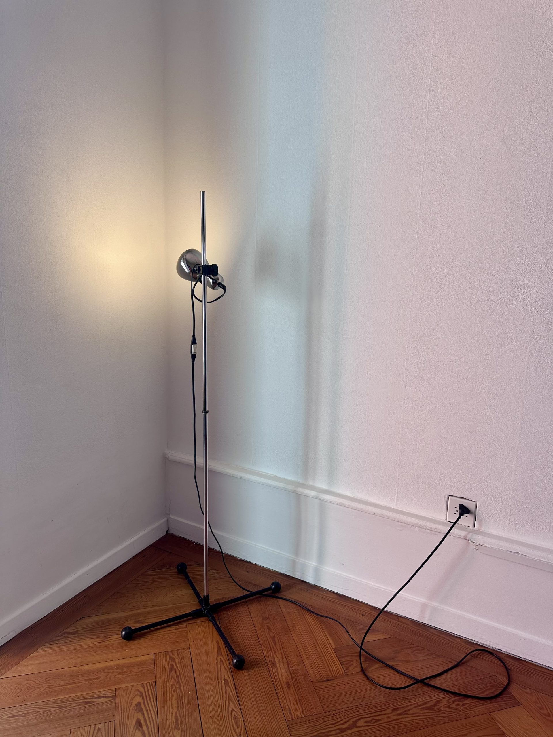 Lampe de sol BOFA Suède chromée – Image 8