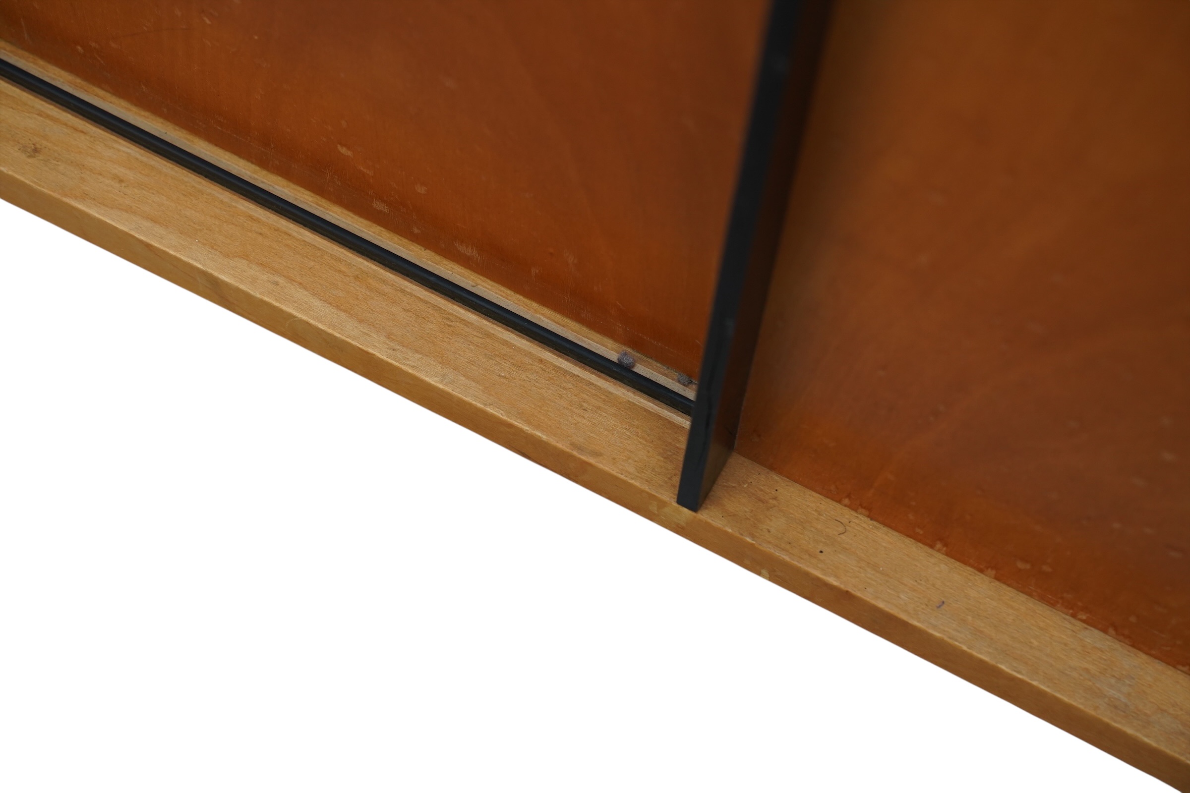Armoire penderie dans le style de A. Hendricks – Image 4