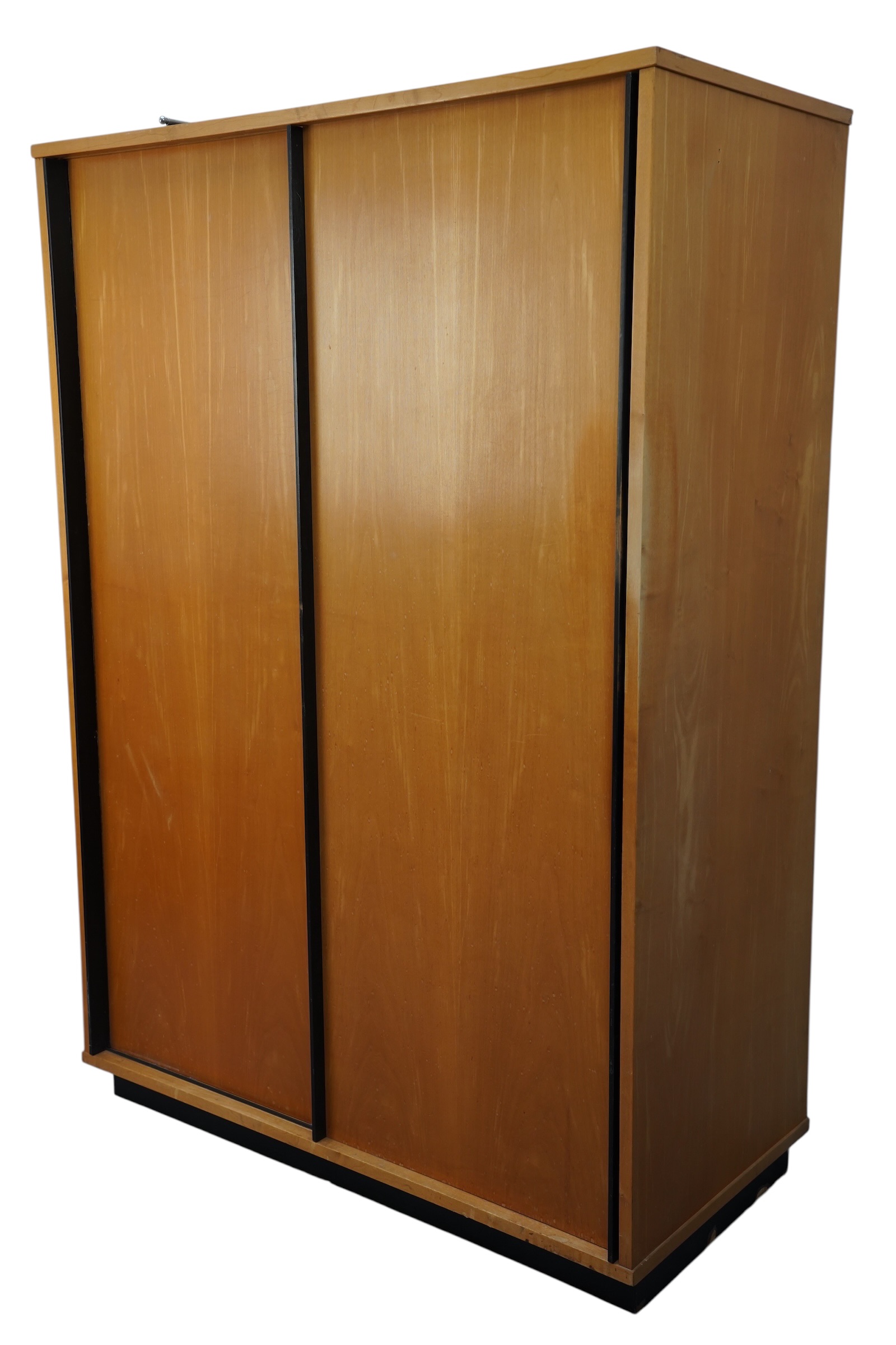 Armoire penderie dans le style de A. Hendricks – Image 6