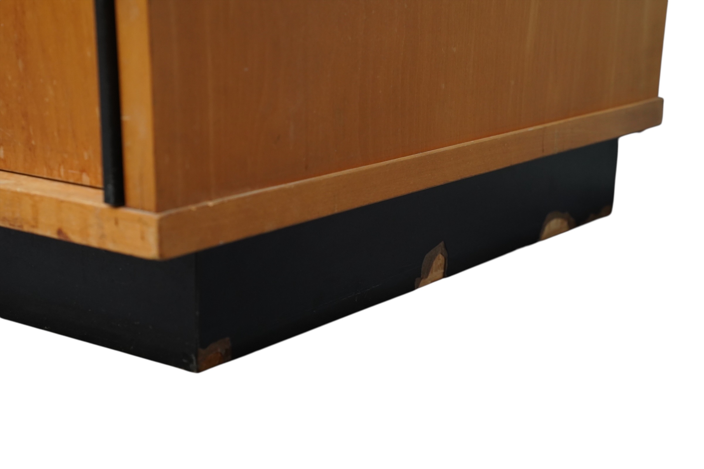 Armoire penderie dans le style de A. Hendricks – Image 13