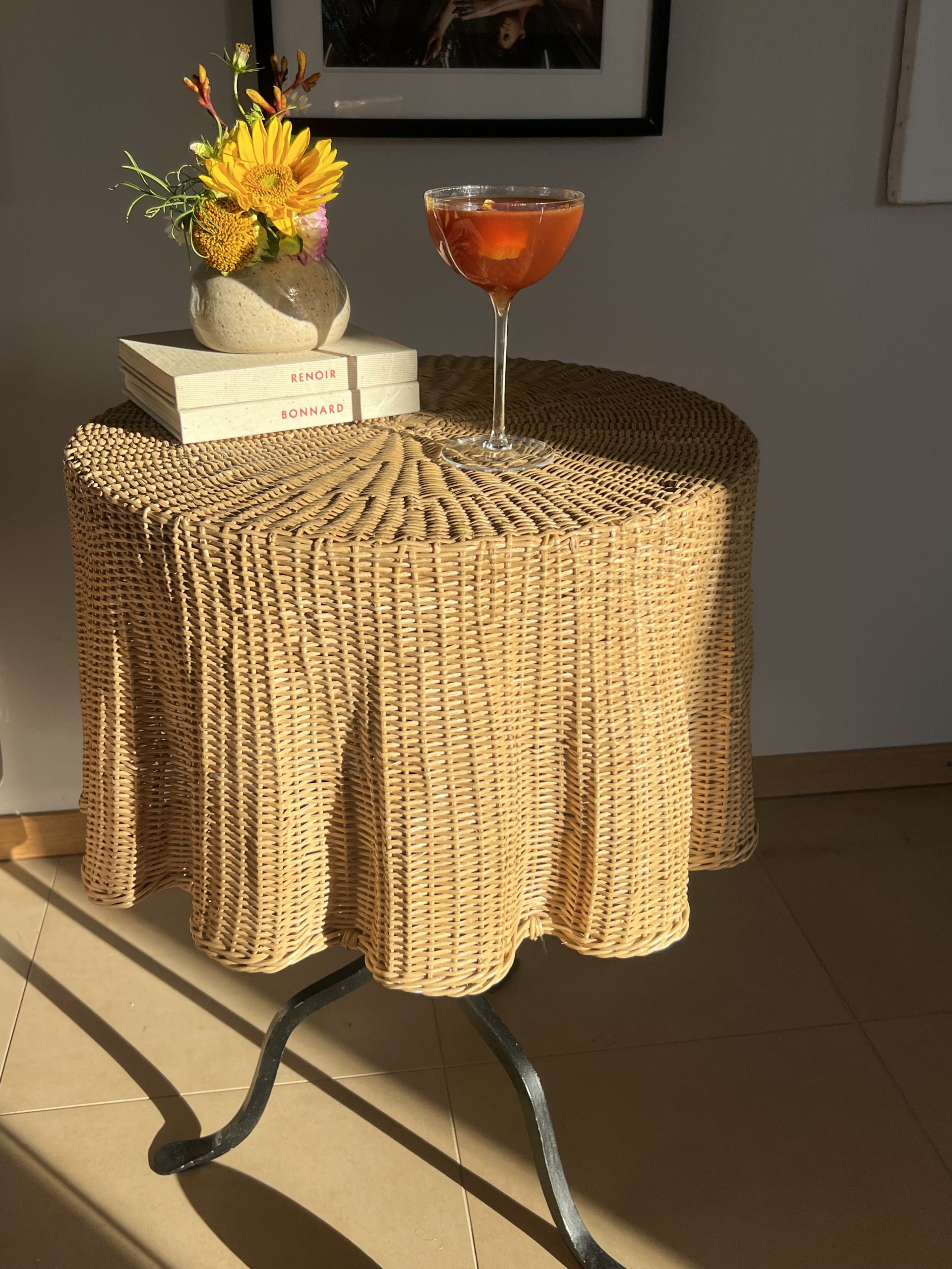 Table d’appoint « Ghost Table » en osier – France, années 70 – Image 4