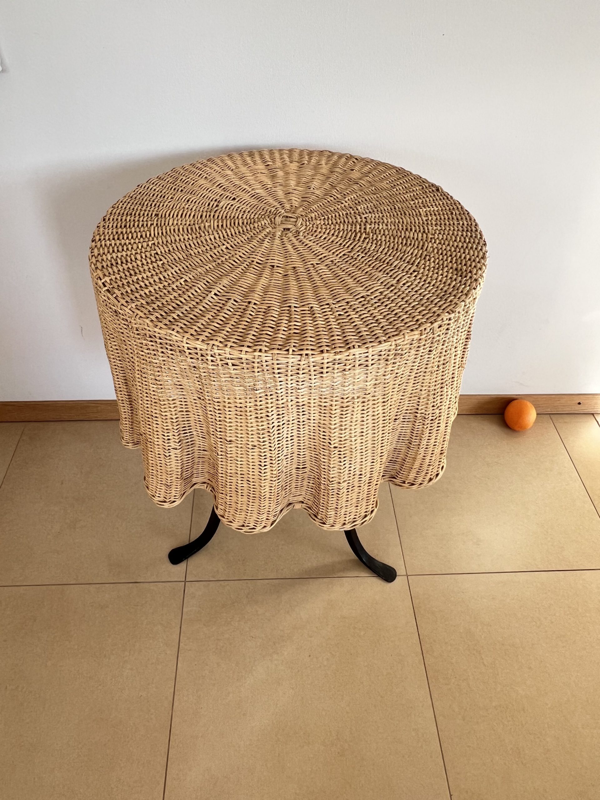Table d’appoint « Ghost Table » en osier – France, années 70 – Image 3