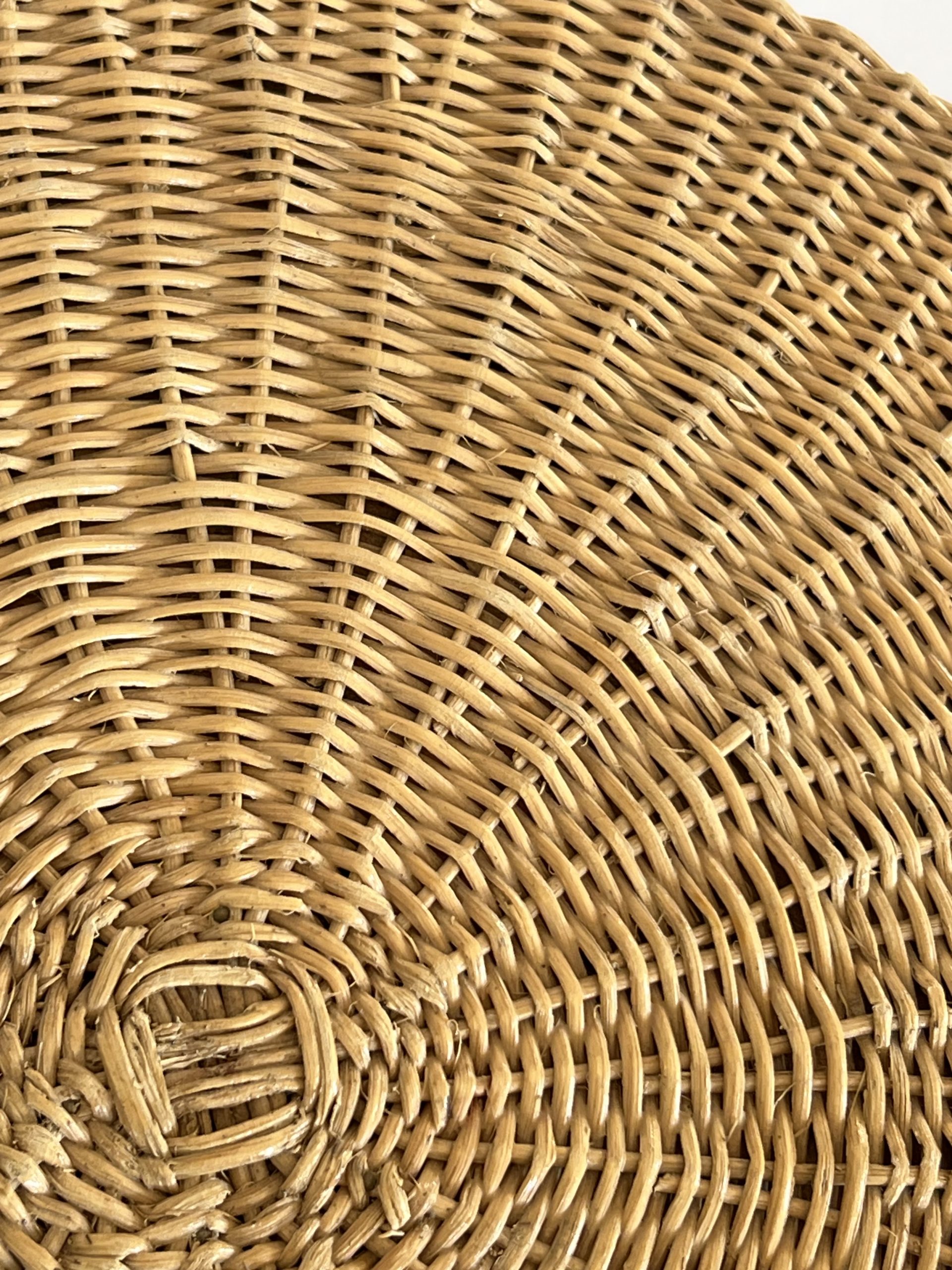 Table d’appoint « Ghost Table » en osier – France, années 70 – Image 9