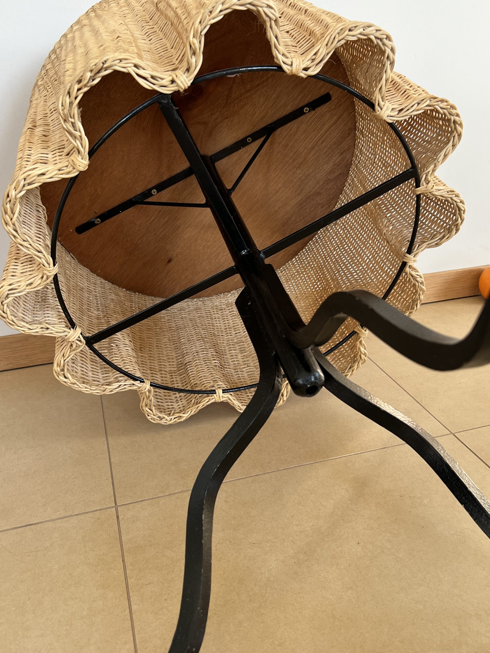 Table d’appoint « Ghost Table » en osier – France, années 70 – Image 10