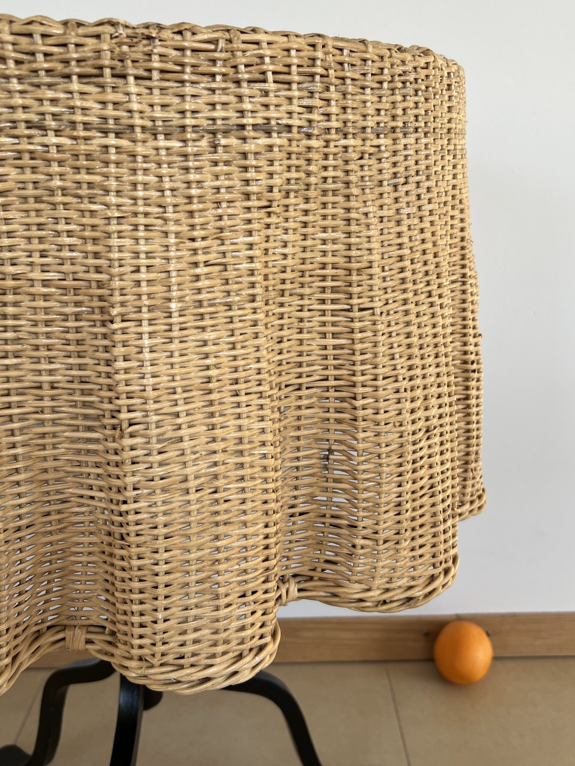 Table d’appoint « Ghost Table » en osier – France, années 70 – Image 6