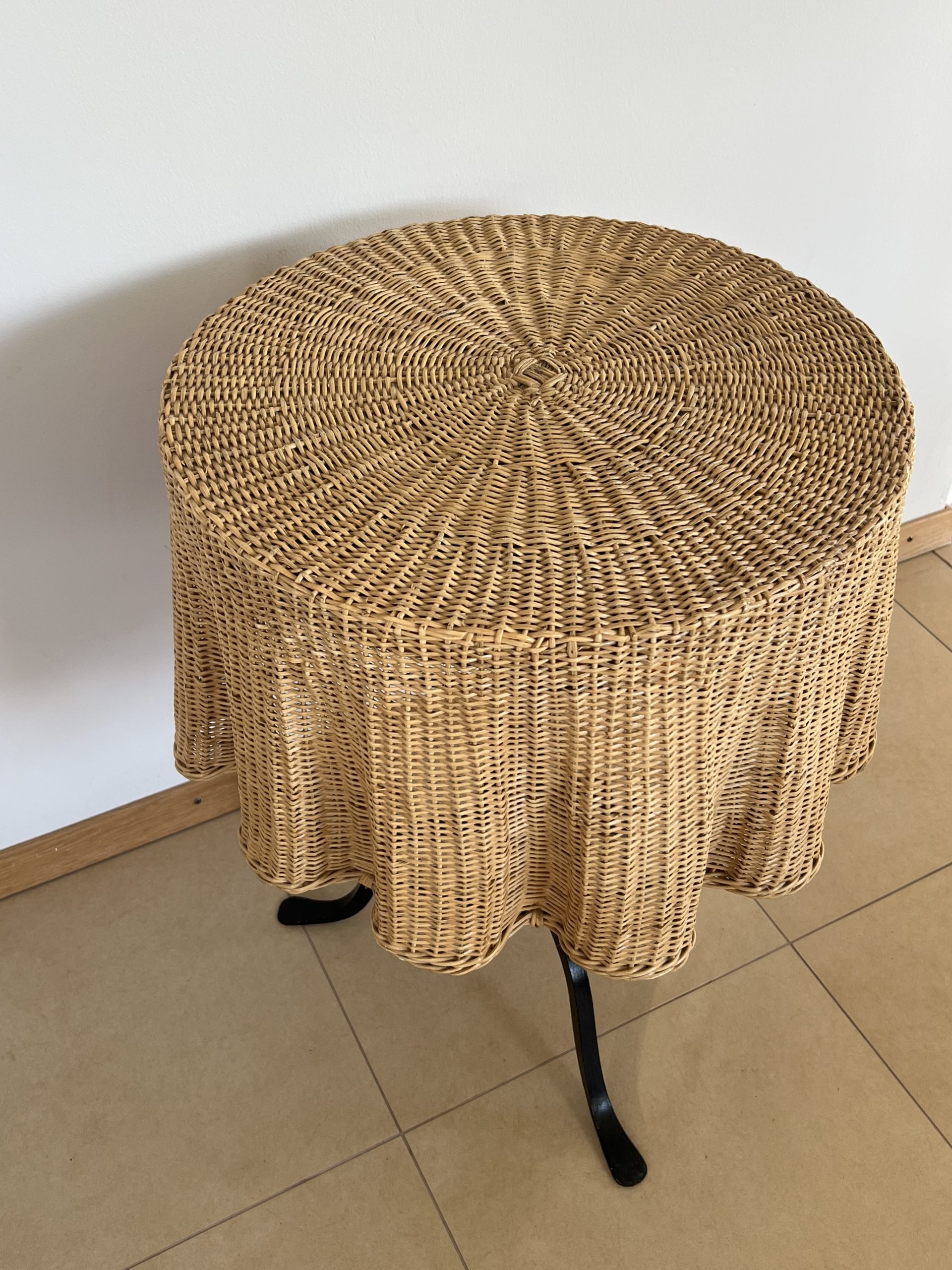 Table d’appoint « Ghost Table » en osier – France, années 70 – Image 8