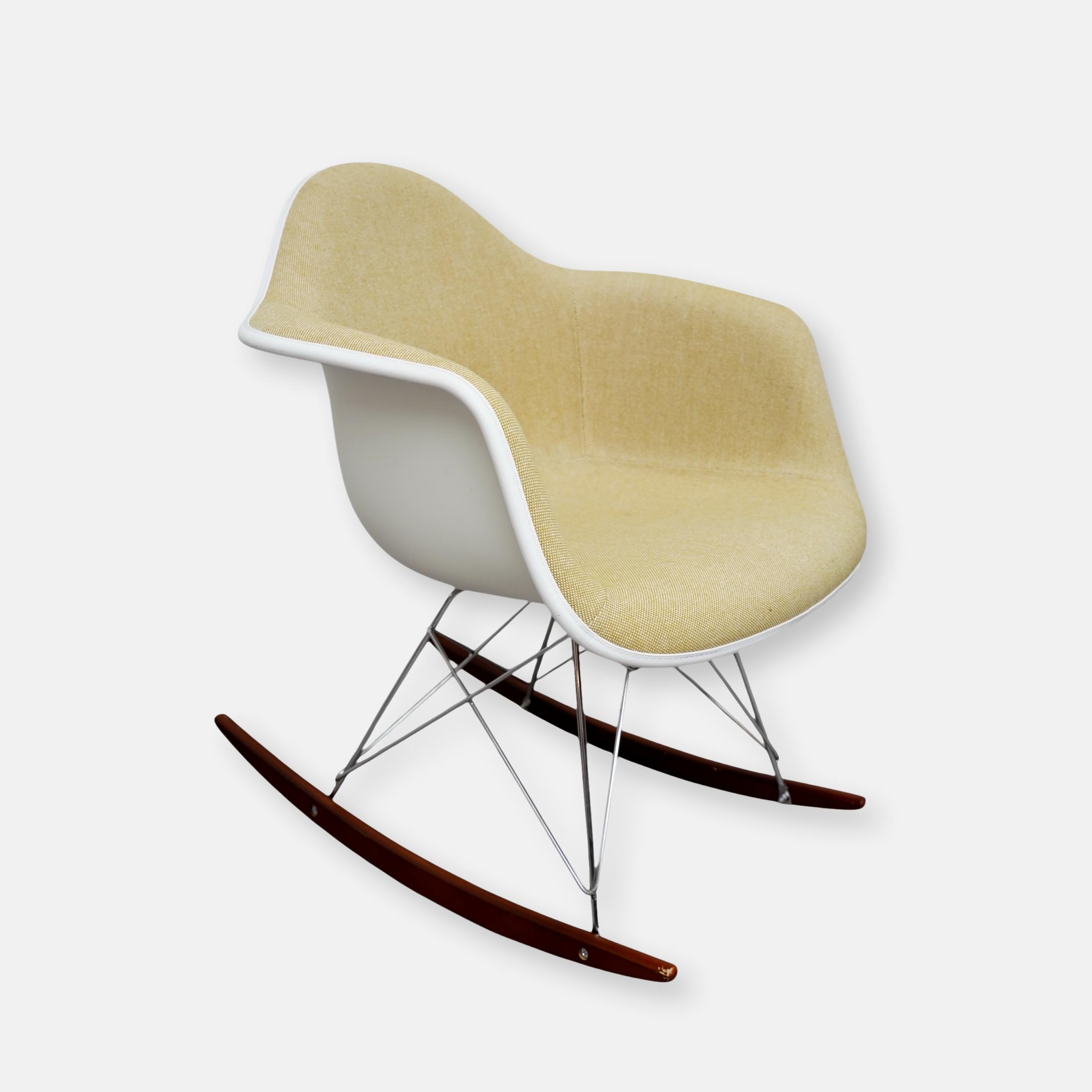 Fauteuil à bascule Eames Plastic Armchair RAR